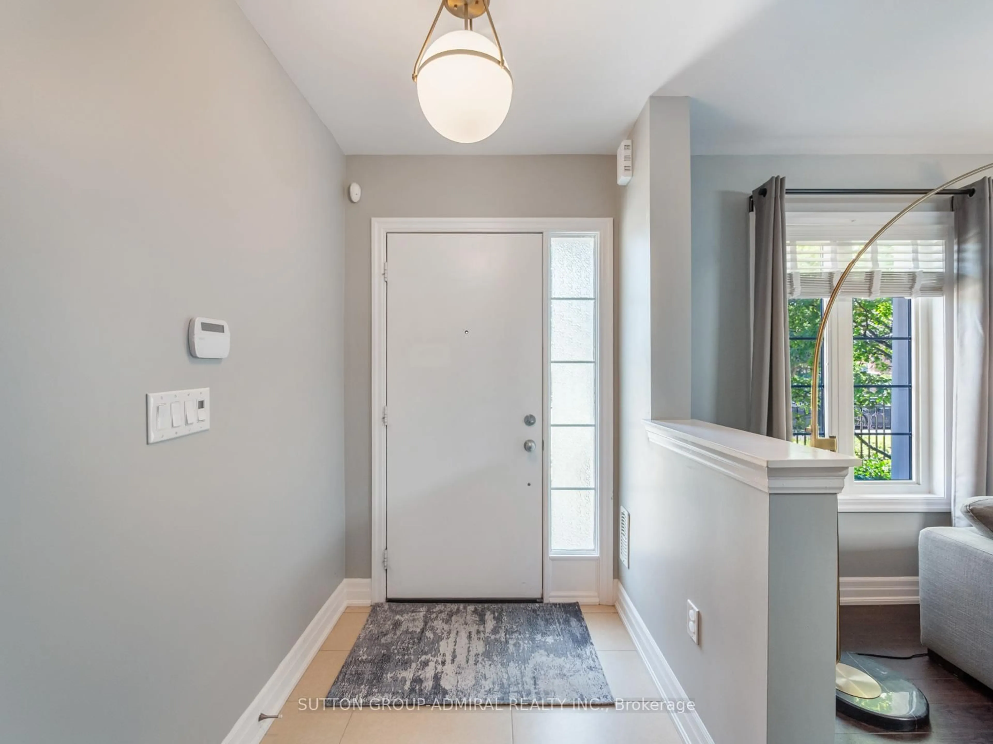 Indoor entryway for 49 Beverley Glen Blvd, Vaughan Ontario L4J 0G8