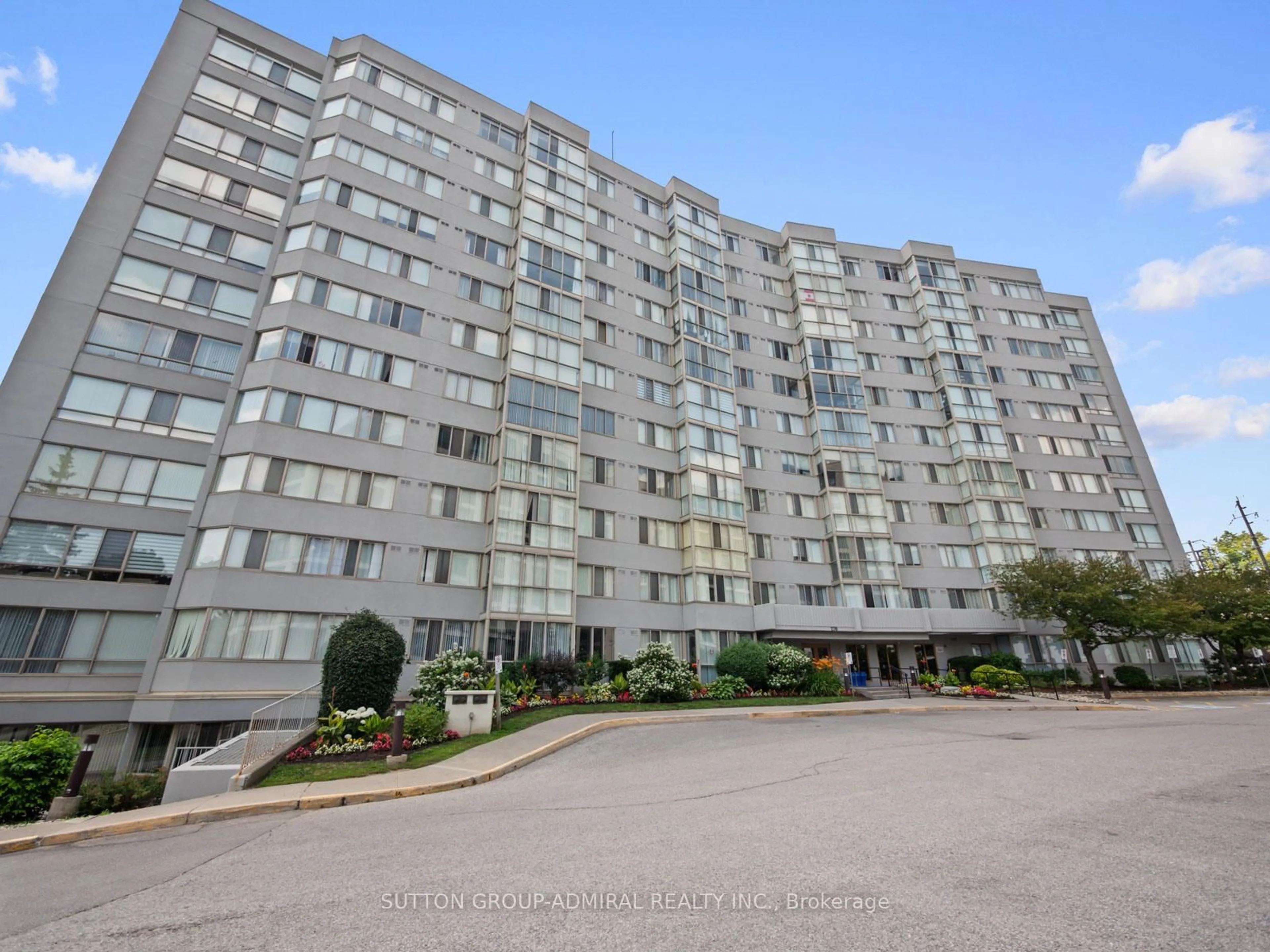 Unknown for 270 Davis Dr #204, Newmarket Ontario L3Y 8K2