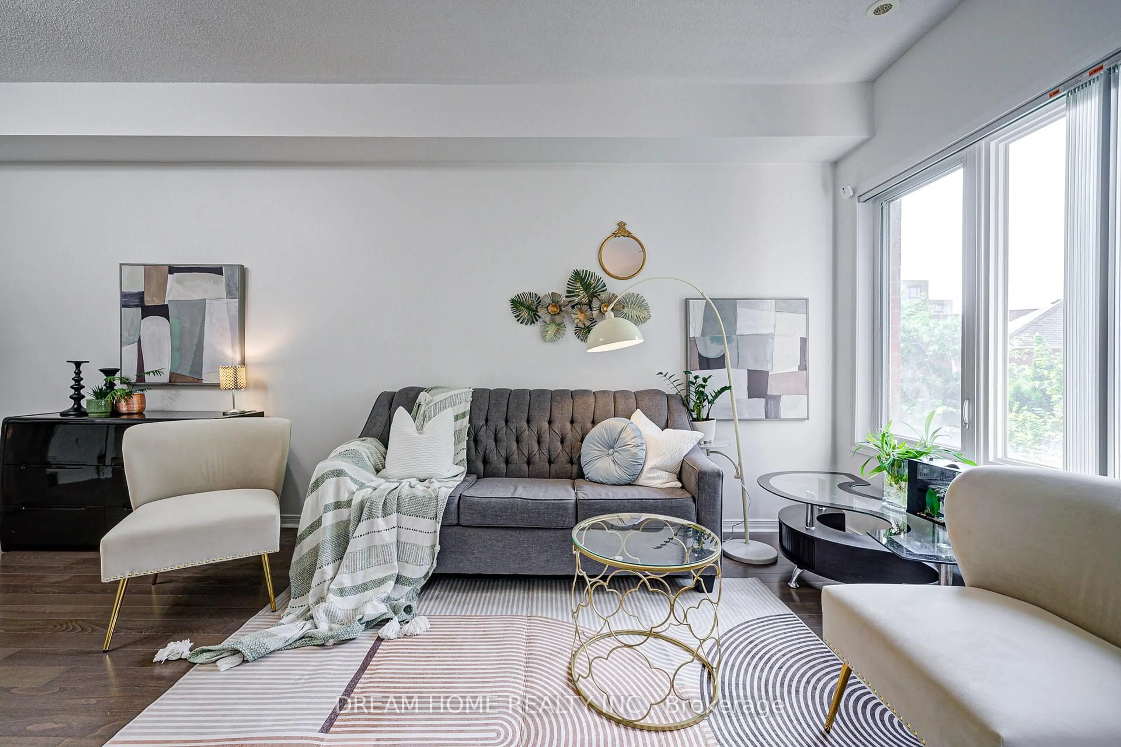 Living room with furniture, unknown for 4608 Steeles Ave #TH4, Markham Ontario L3R 6B6
