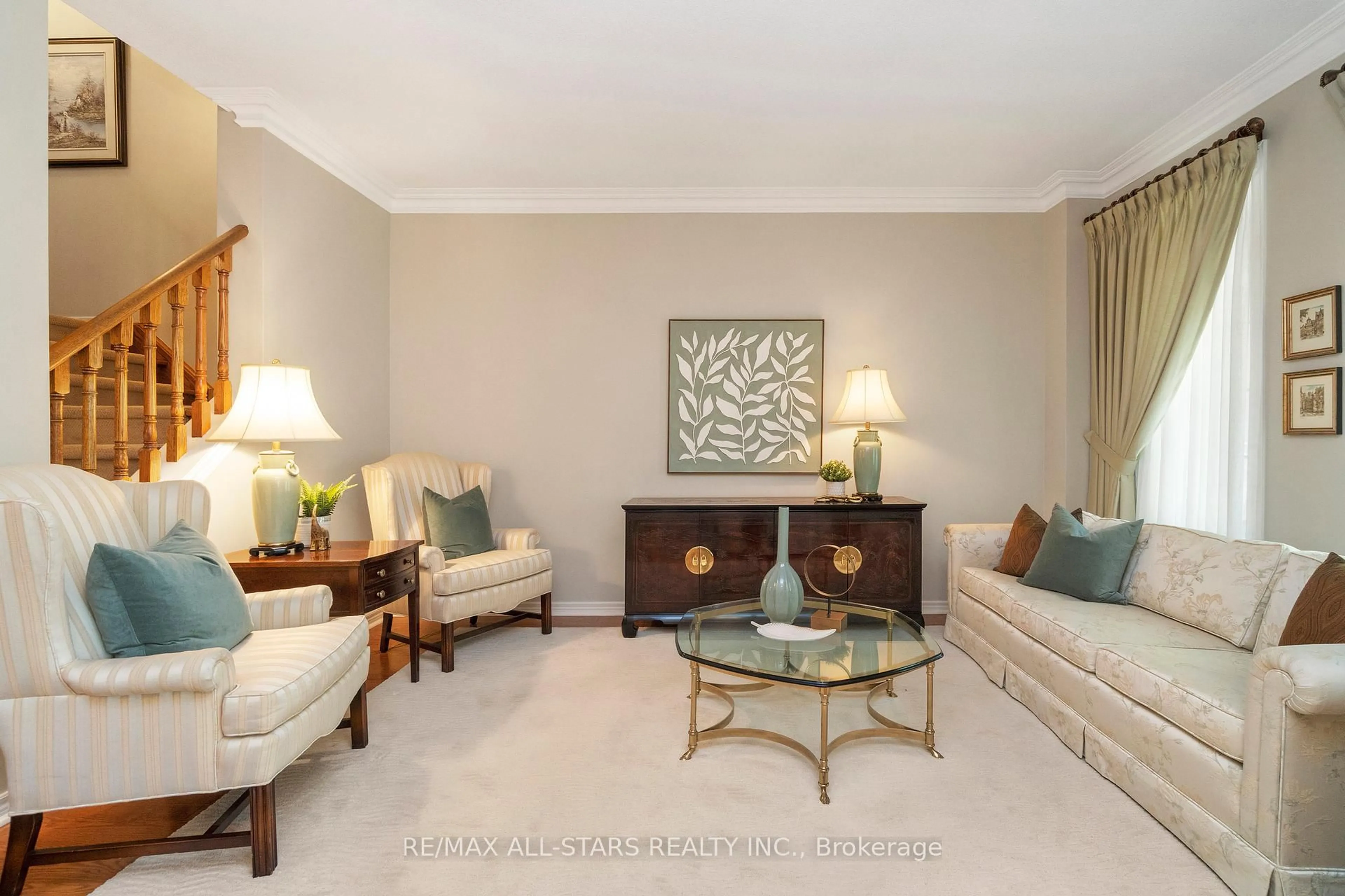 Living room with furniture, unknown for 123 The Fairways, Markham Ontario L6C 2A7