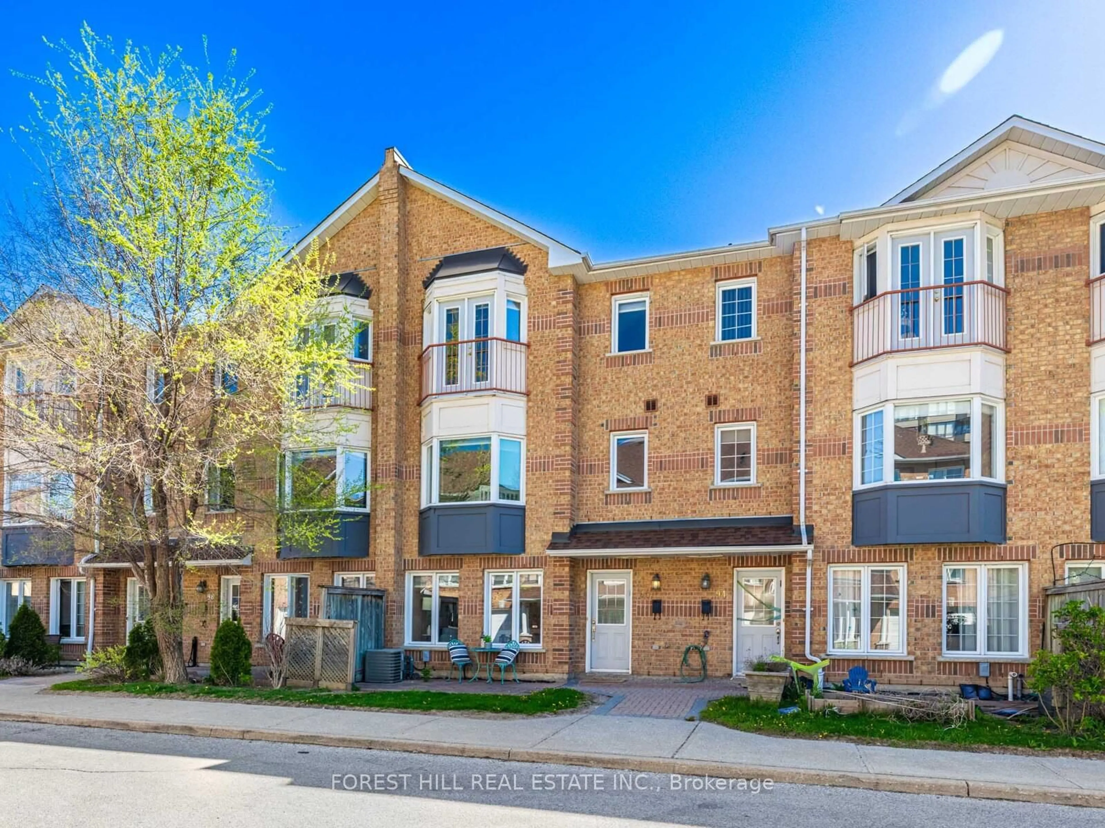 Home with brick exterior material, street for 151 Townsgate Dr #95, Vaughan Ontario L4J 8J7