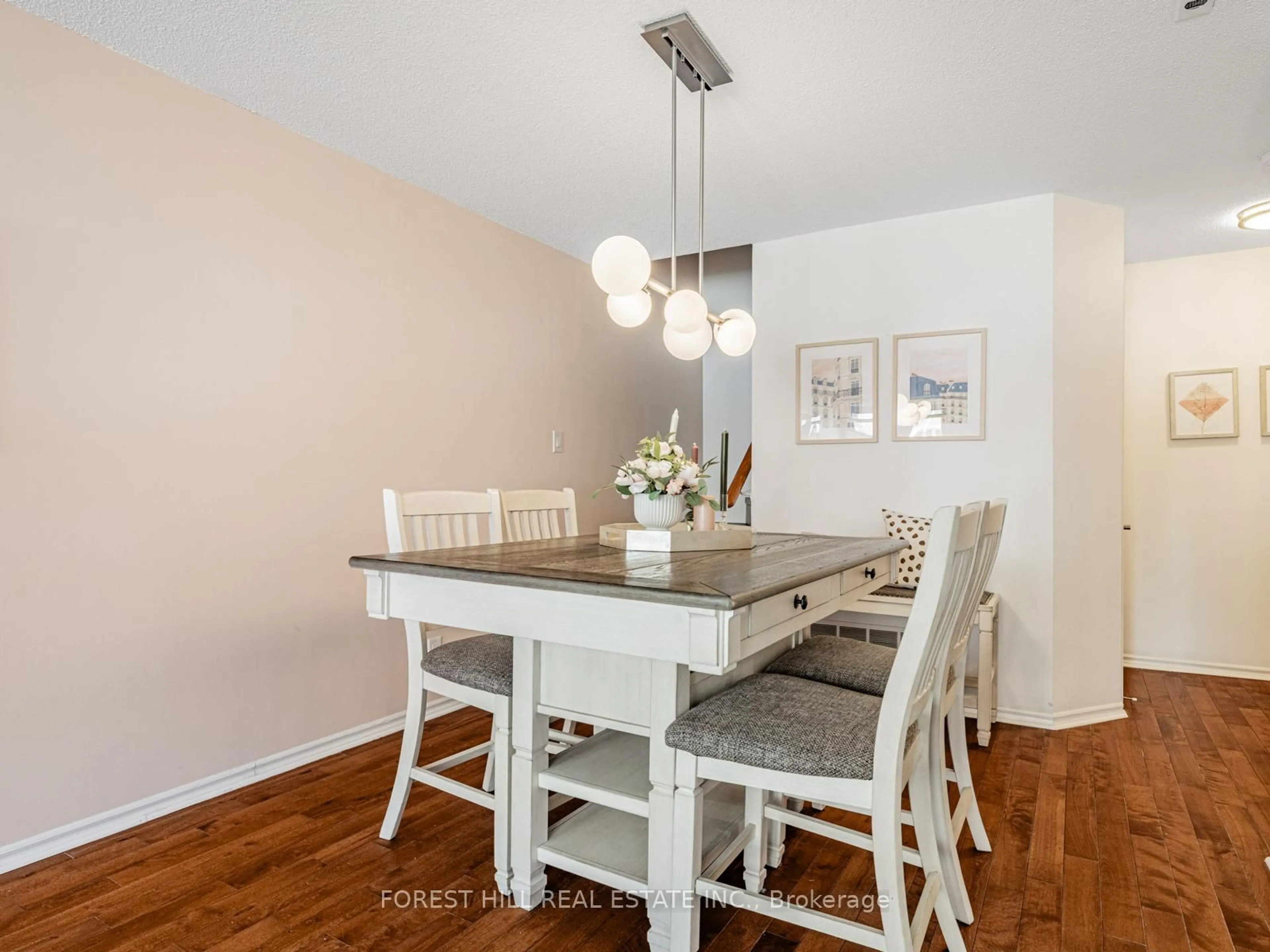 Dining room, wood/laminate floor for 151 Townsgate Dr #95, Vaughan Ontario L4J 8J7