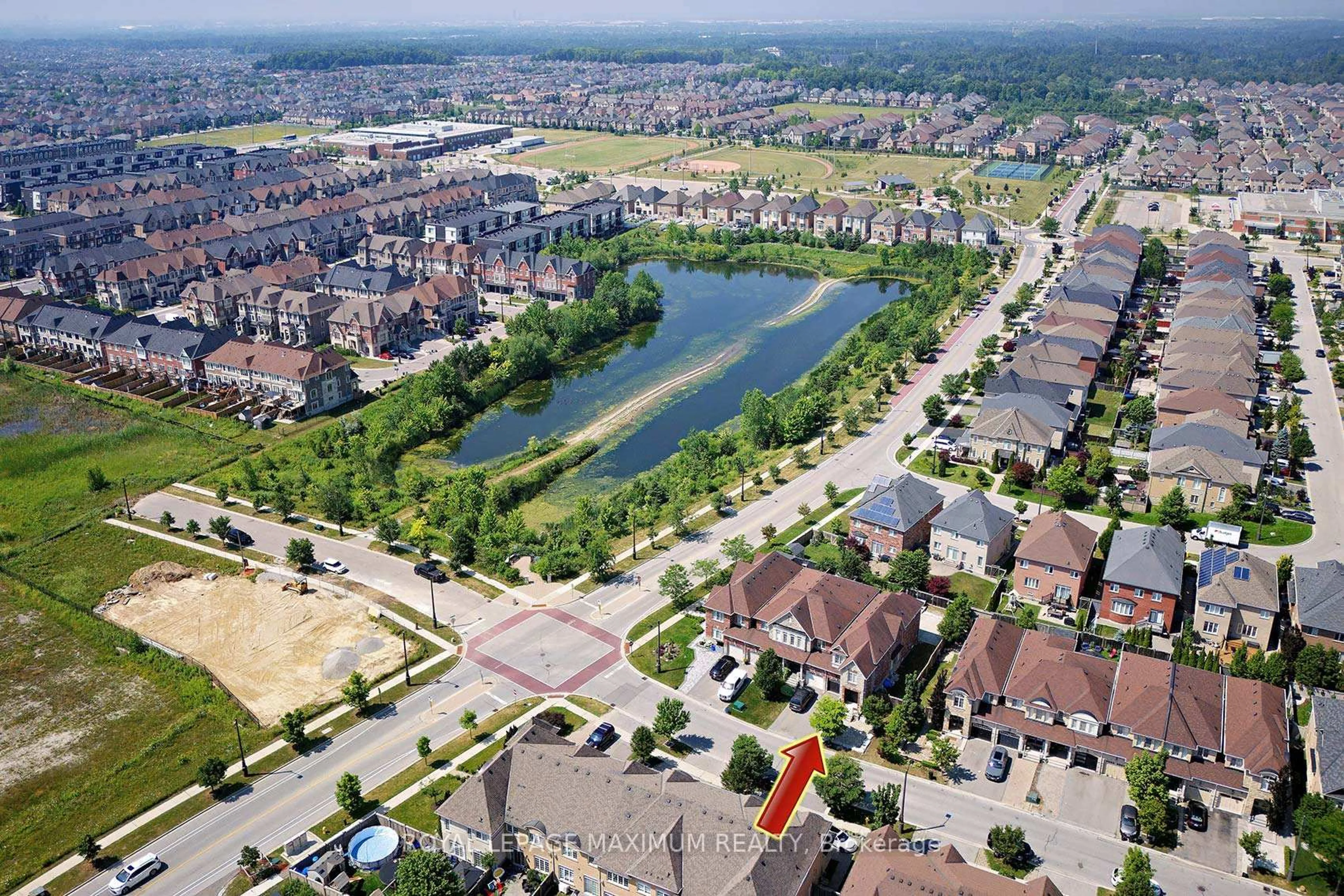 A pic from outside/outdoor area/front of a property/back of a property/a pic from drone, water/lake/river/ocean view for 8 Sedgewick Pl, Vaughan Ontario L4H 3L5