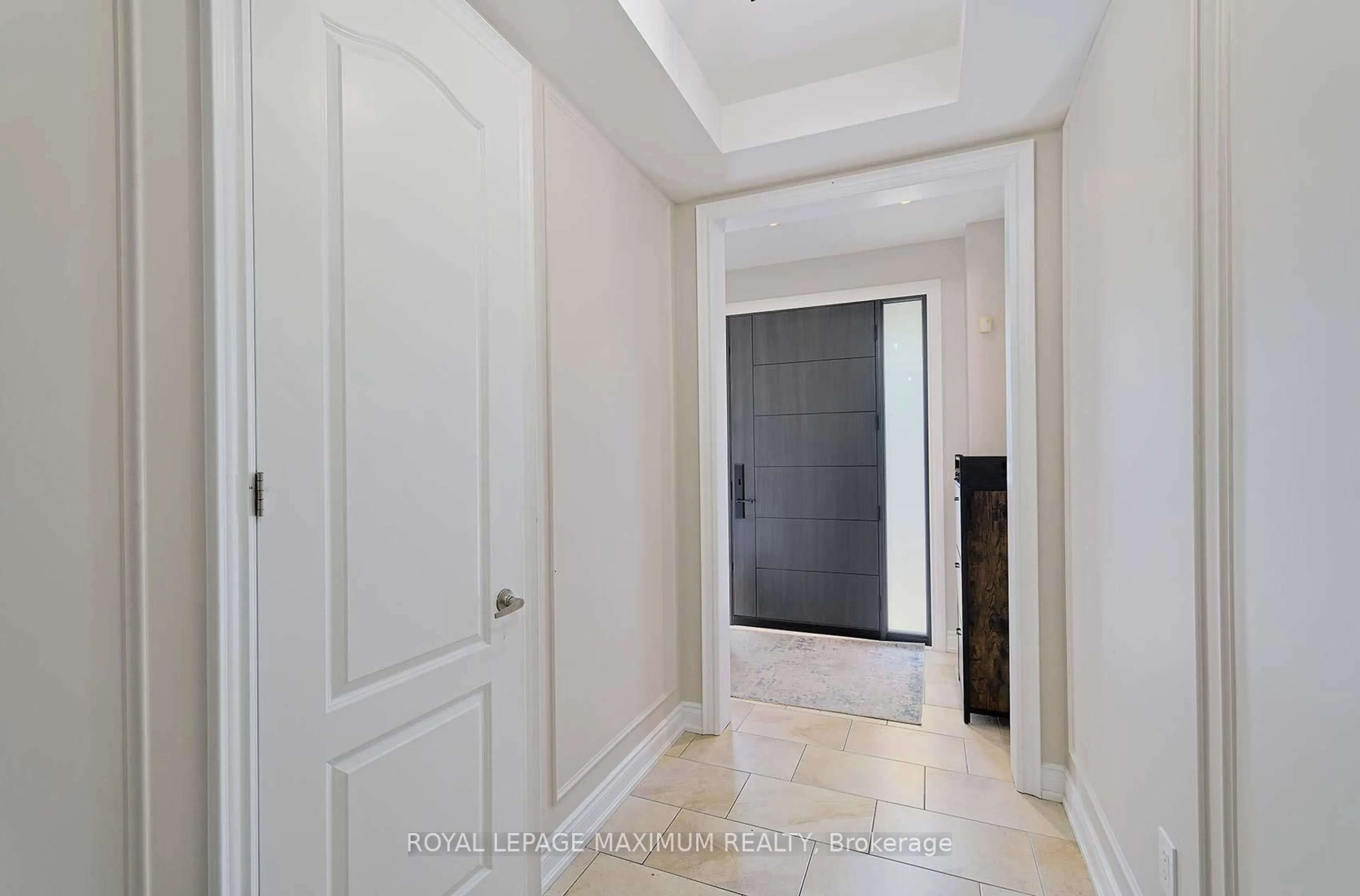 Indoor entryway for 8 Sedgewick Pl, Vaughan Ontario L4H 3L5