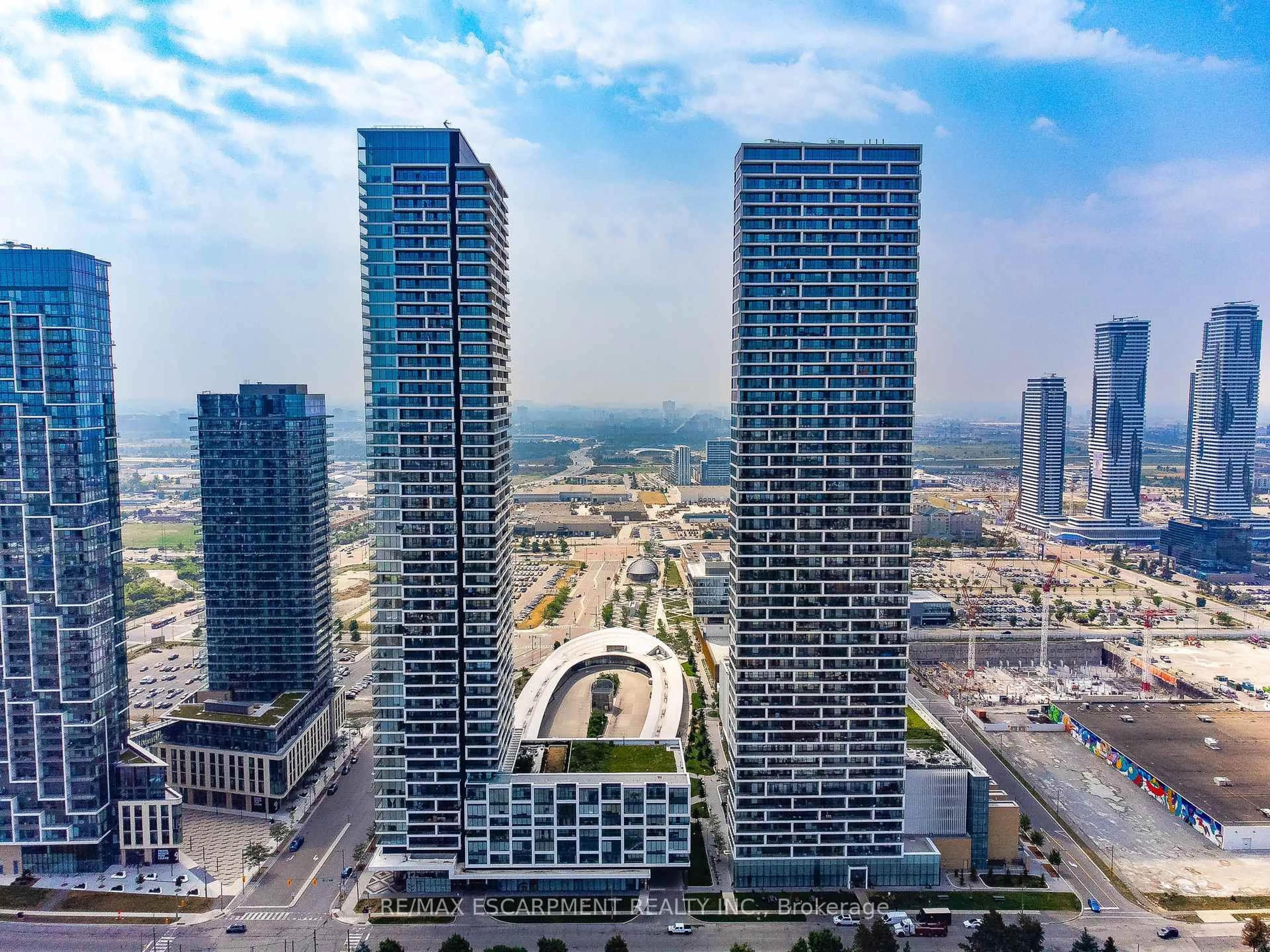 A pic from outside/outdoor area/front of a property/back of a property/a pic from drone, city buildings view from balcony for 898 Portage Pkwy #2107, Vaughan Ontario L4K 2M7