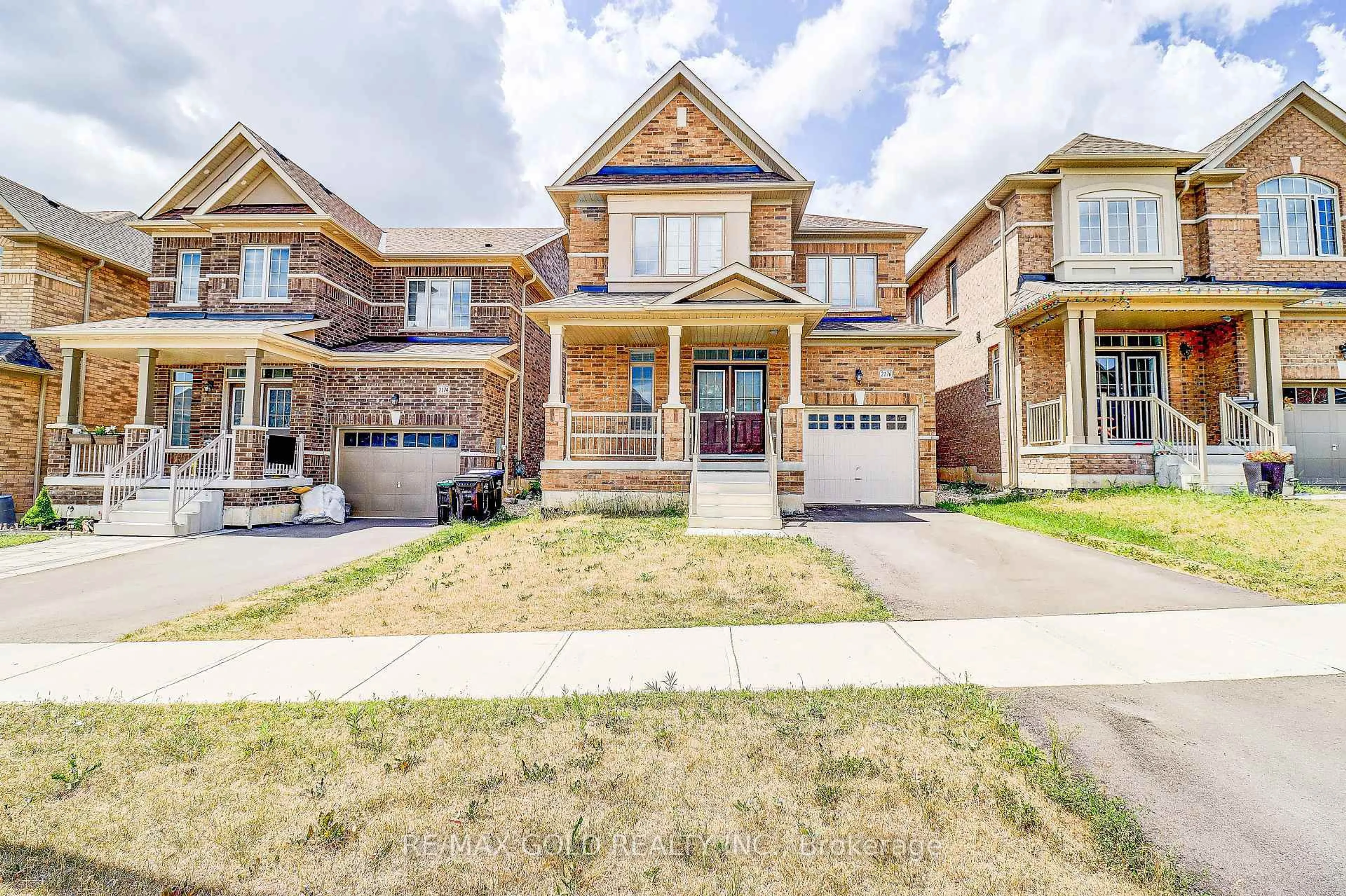 Home with brick exterior material, street for 2176 Lozenby St, Innisfil Ontario L9S 0M9