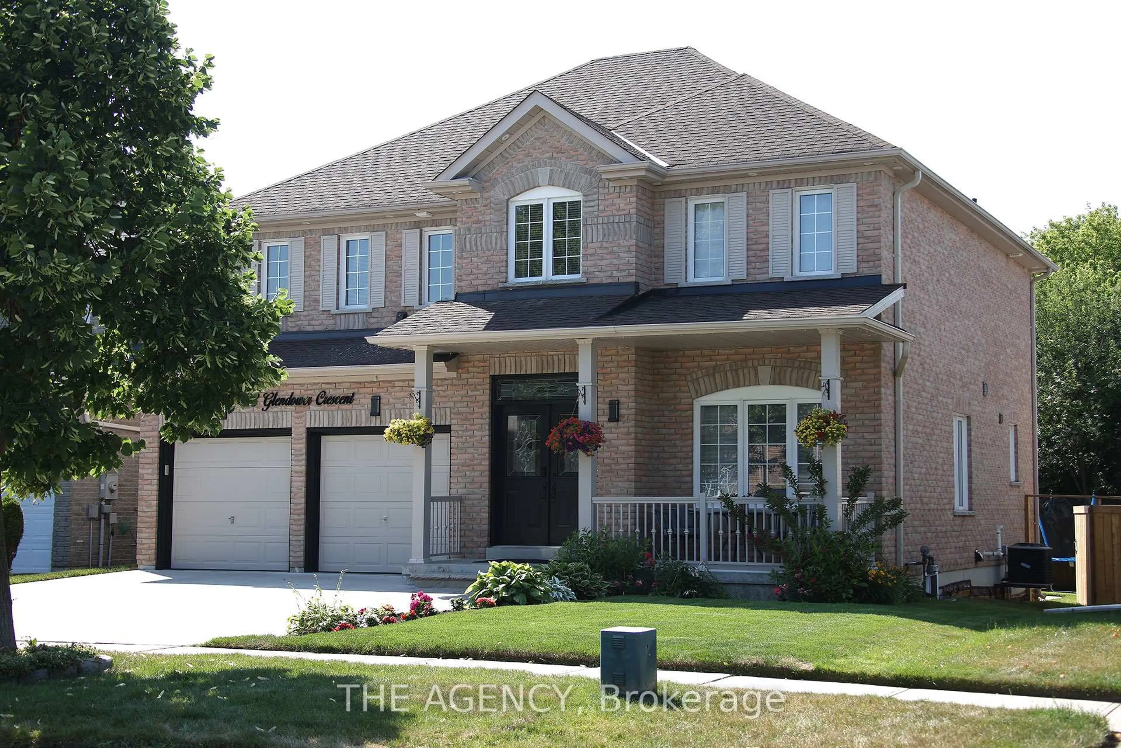 Home with brick exterior material, street for 88 Glendower Cres, Georgina Ontario L4P 0A1