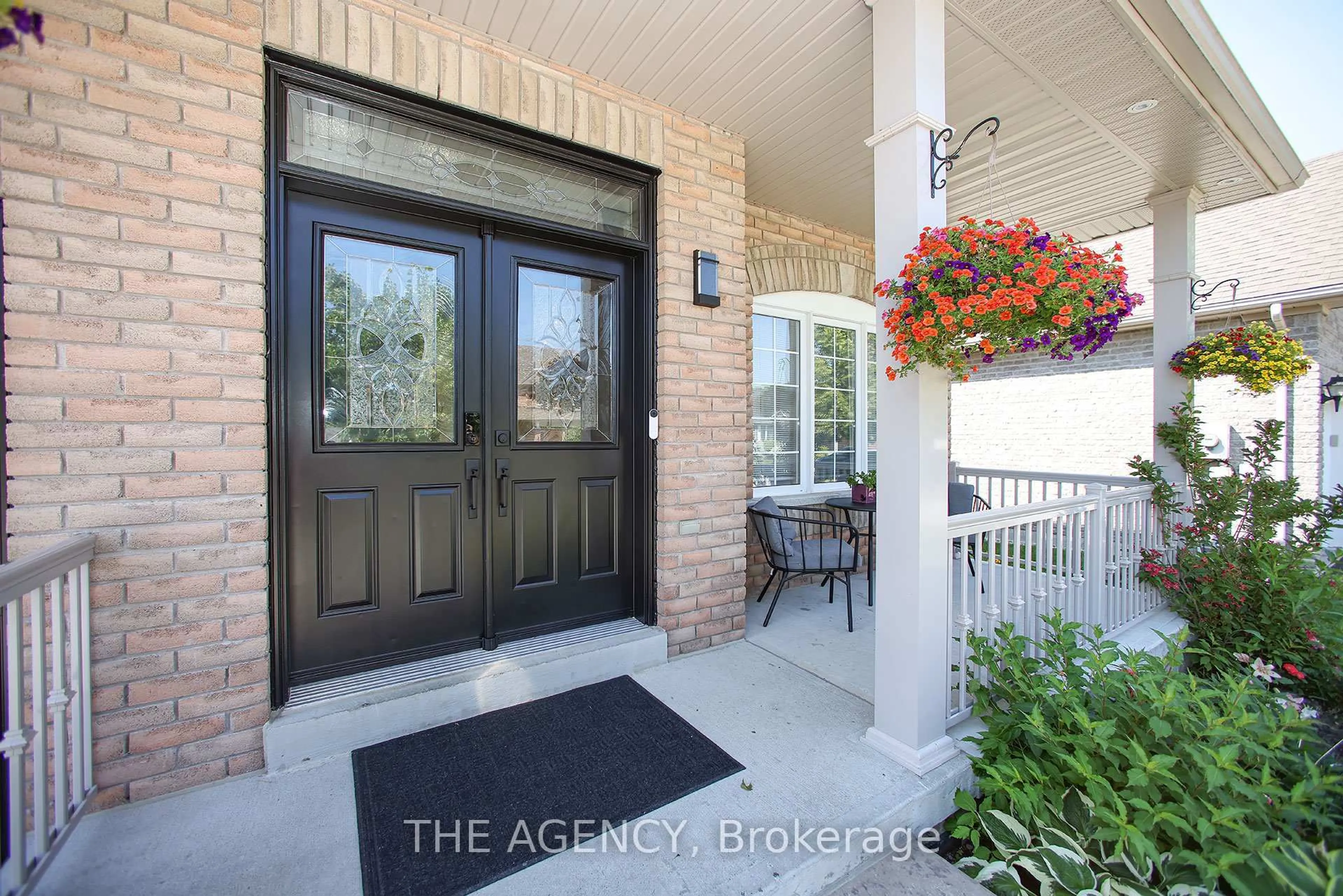 Indoor entryway for 88 Glendower Cres, Georgina Ontario L4P 0A1