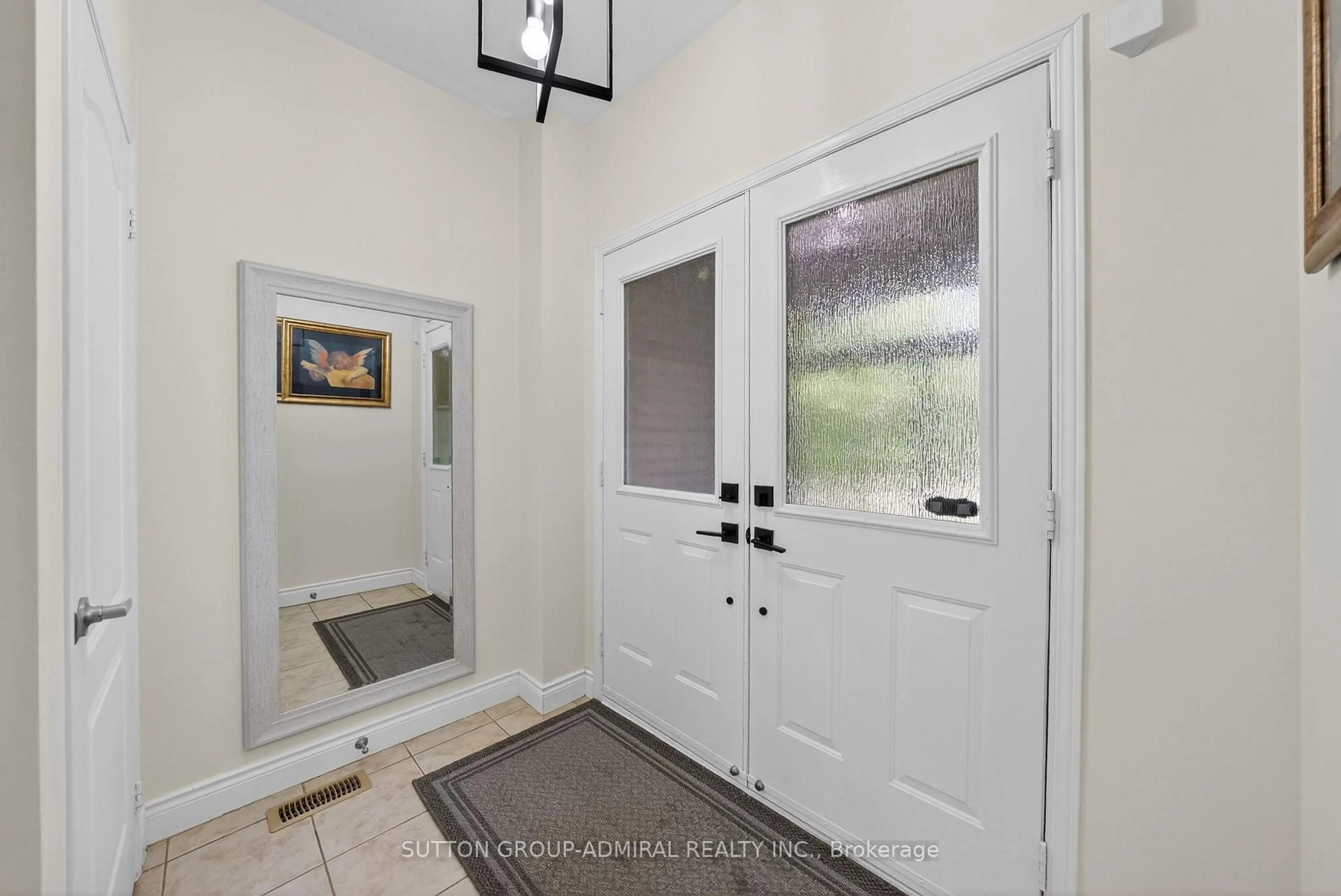 Indoor entryway for 65 Belvia Dr, Vaughan Ontario L4K 5J6