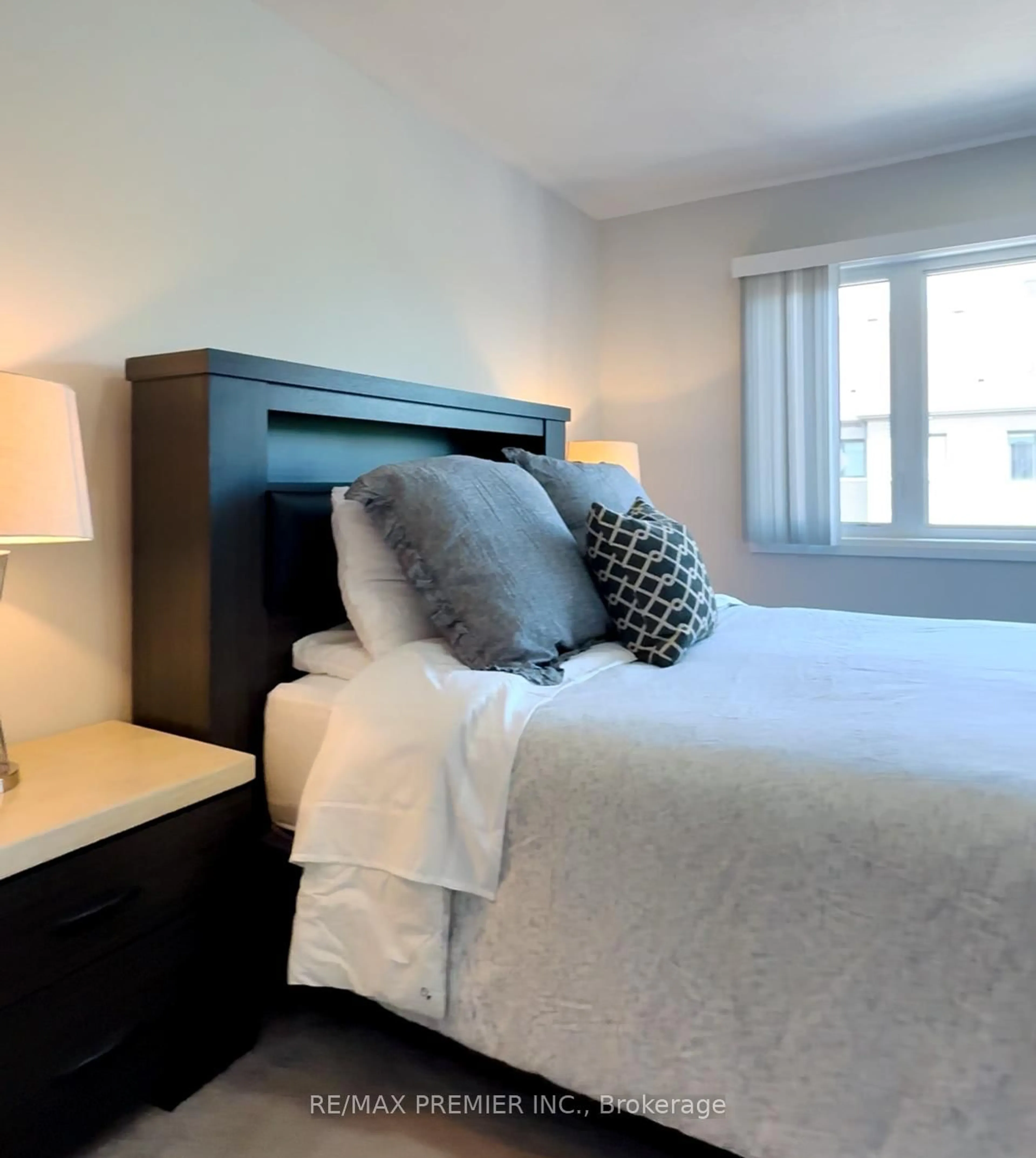 Bedroom with bed, unknown for 131 Landolfi Way, Bradford West Gwillimbury Ontario L3Z 4L7