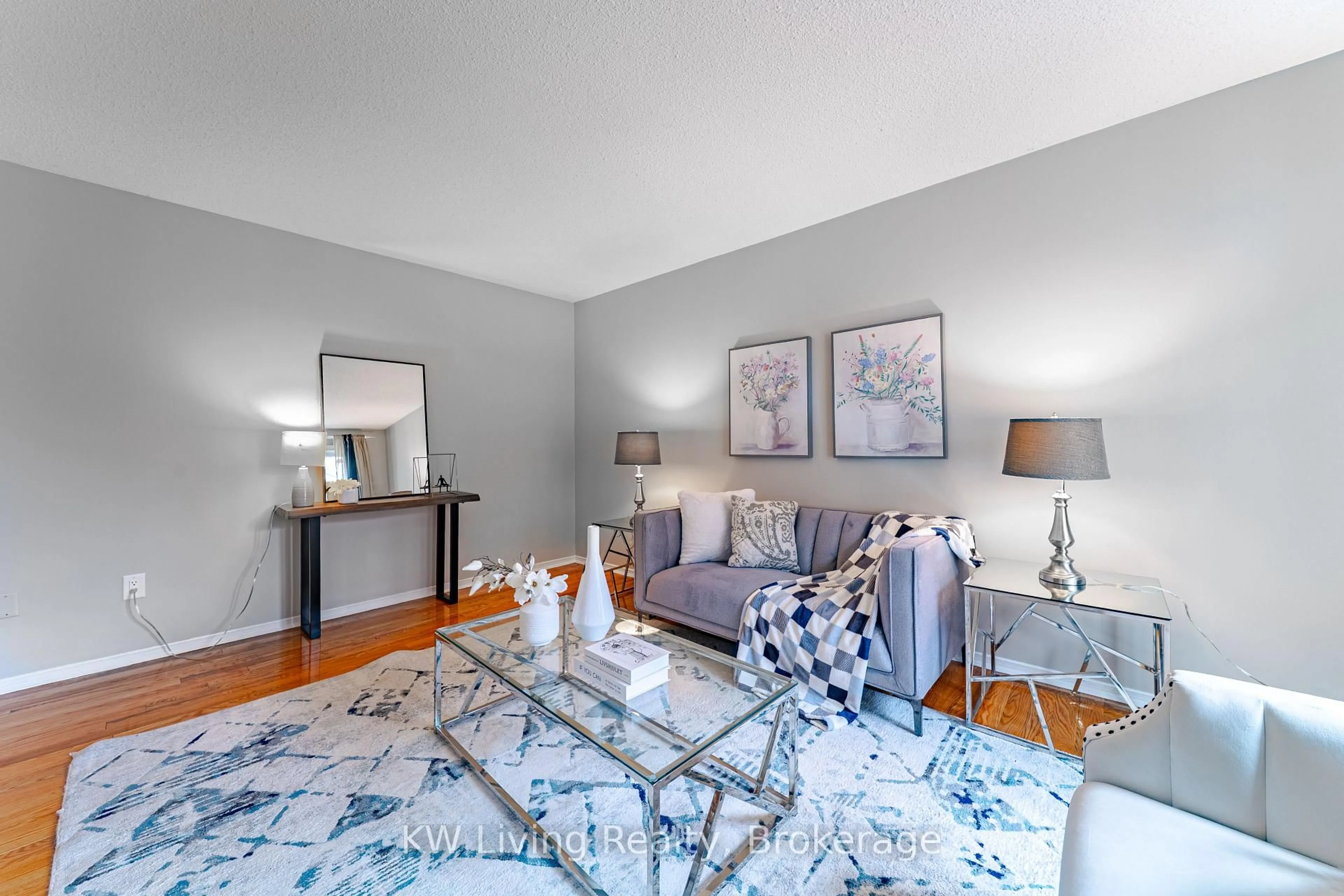 Living room with furniture, unknown for 212 Austin Dr, Markham Ontario L3R 6M6