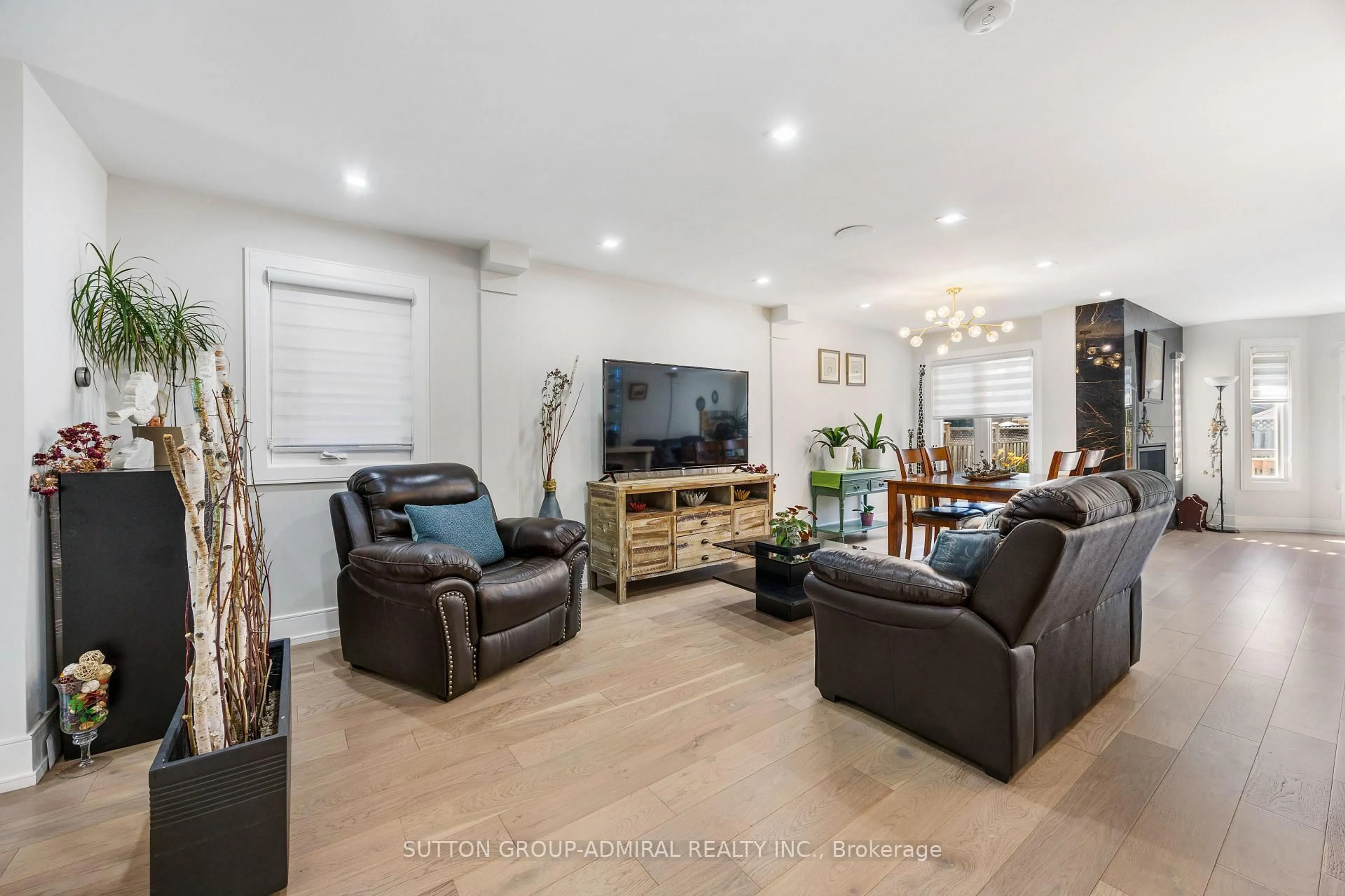 Living room with furniture, unknown for 134 Gailcrest Circ, Vaughan Ontario L4J 5V8