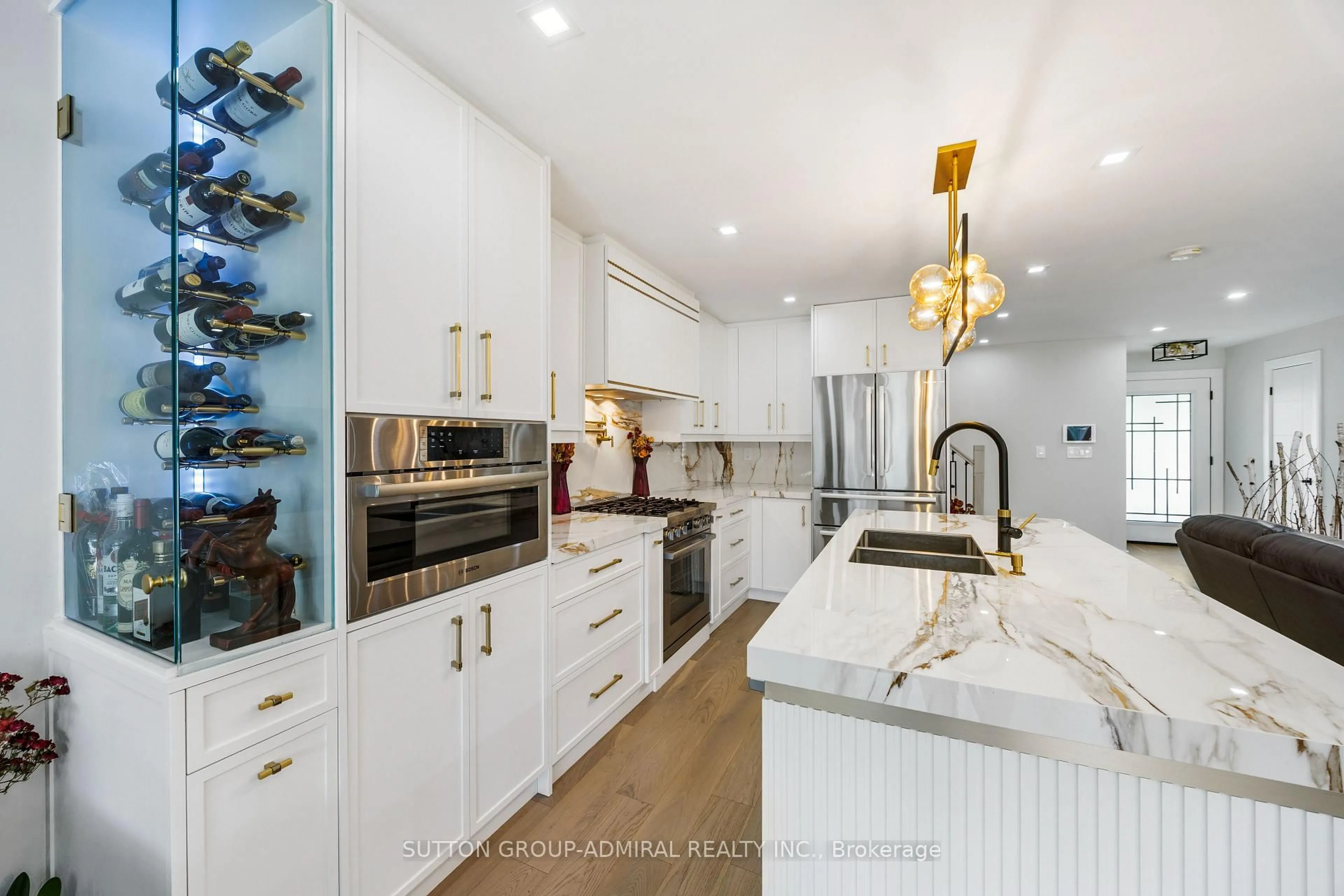 Contemporary kitchen, ceramic/tile floor for 134 Gailcrest Circ, Vaughan Ontario L4J 5V8