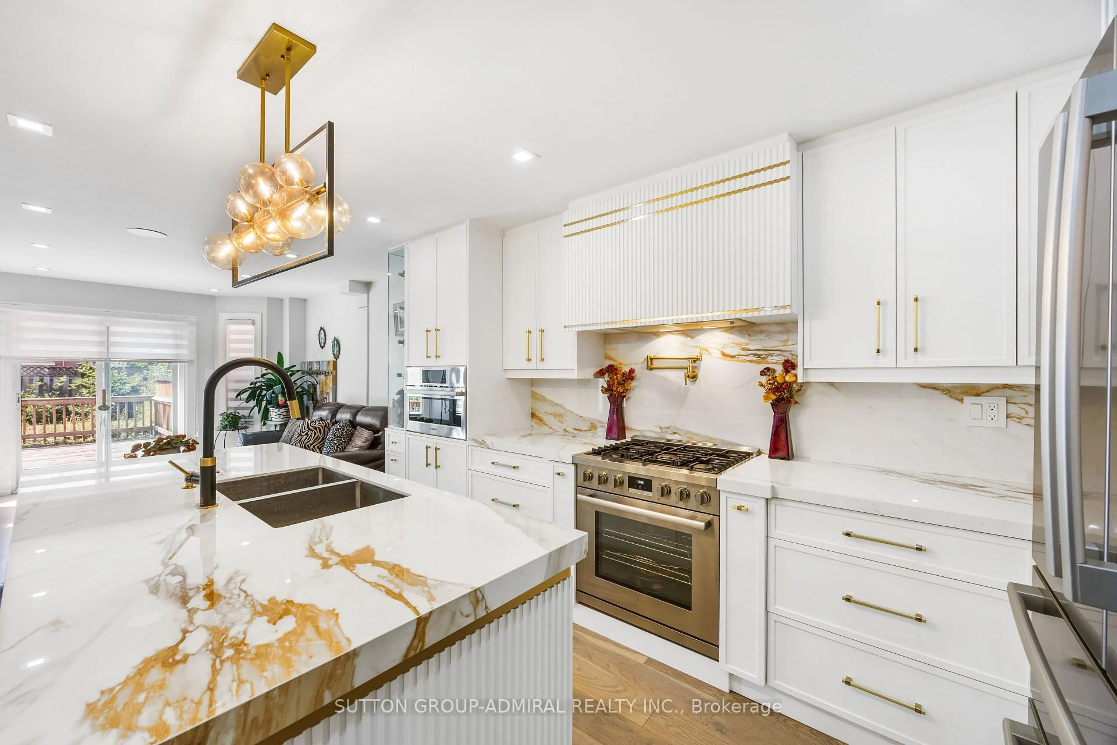 Contemporary kitchen, ceramic/tile floor for 134 Gailcrest Circ, Vaughan Ontario L4J 5V8