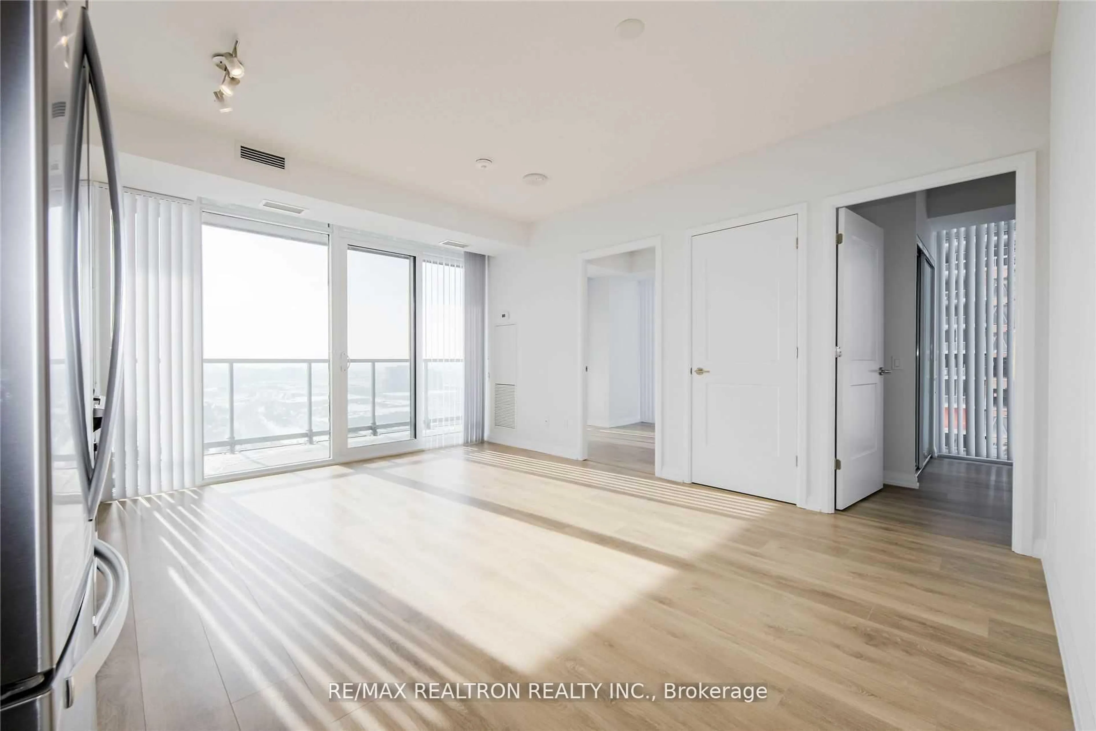 A pic of a room for 7895 Jane St #2606, Vaughan Ontario L4K 0K2