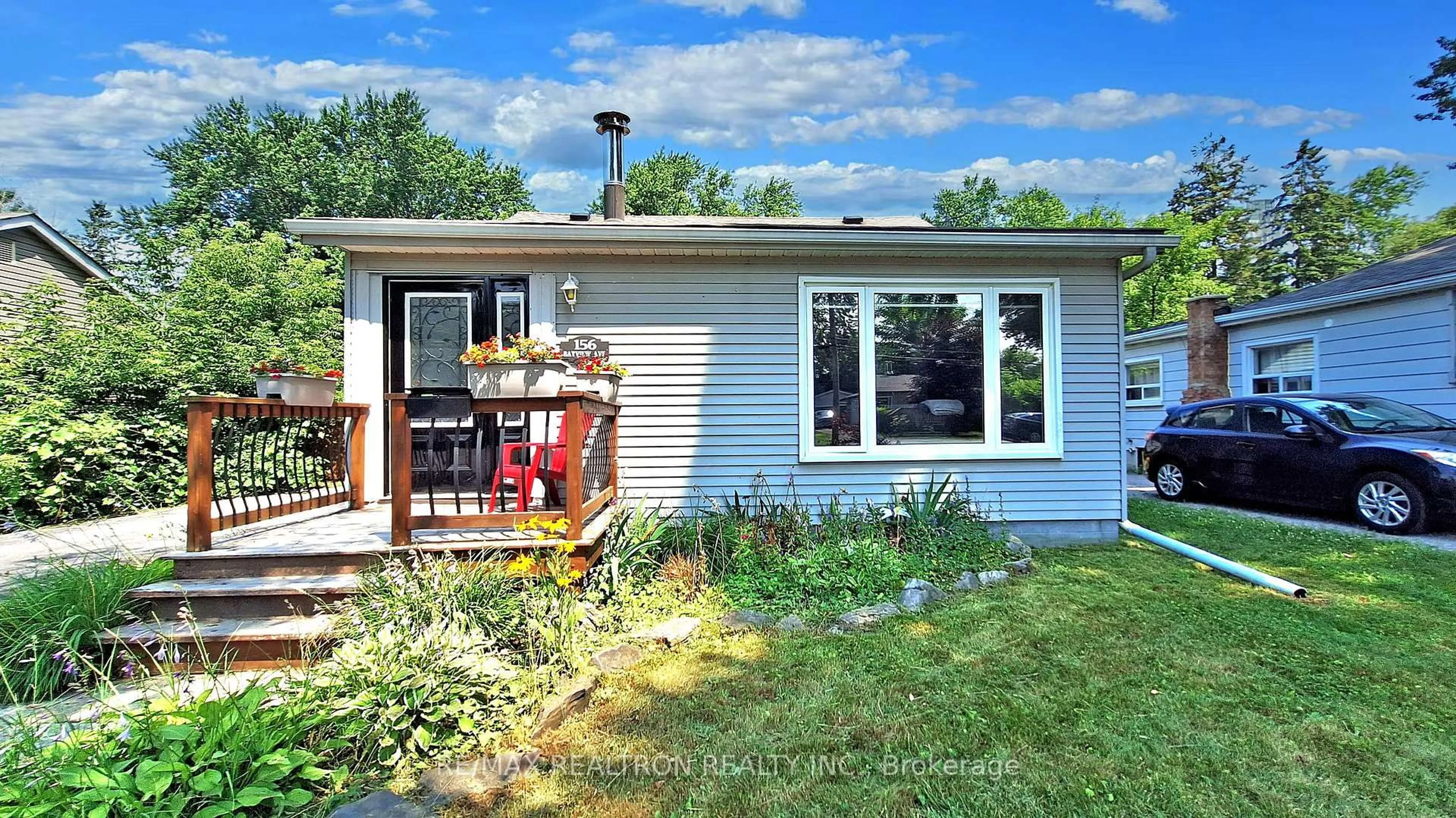 Home with vinyl exterior material, unknown for 156 Bayview Ave, Georgina Ontario L4P 2S9