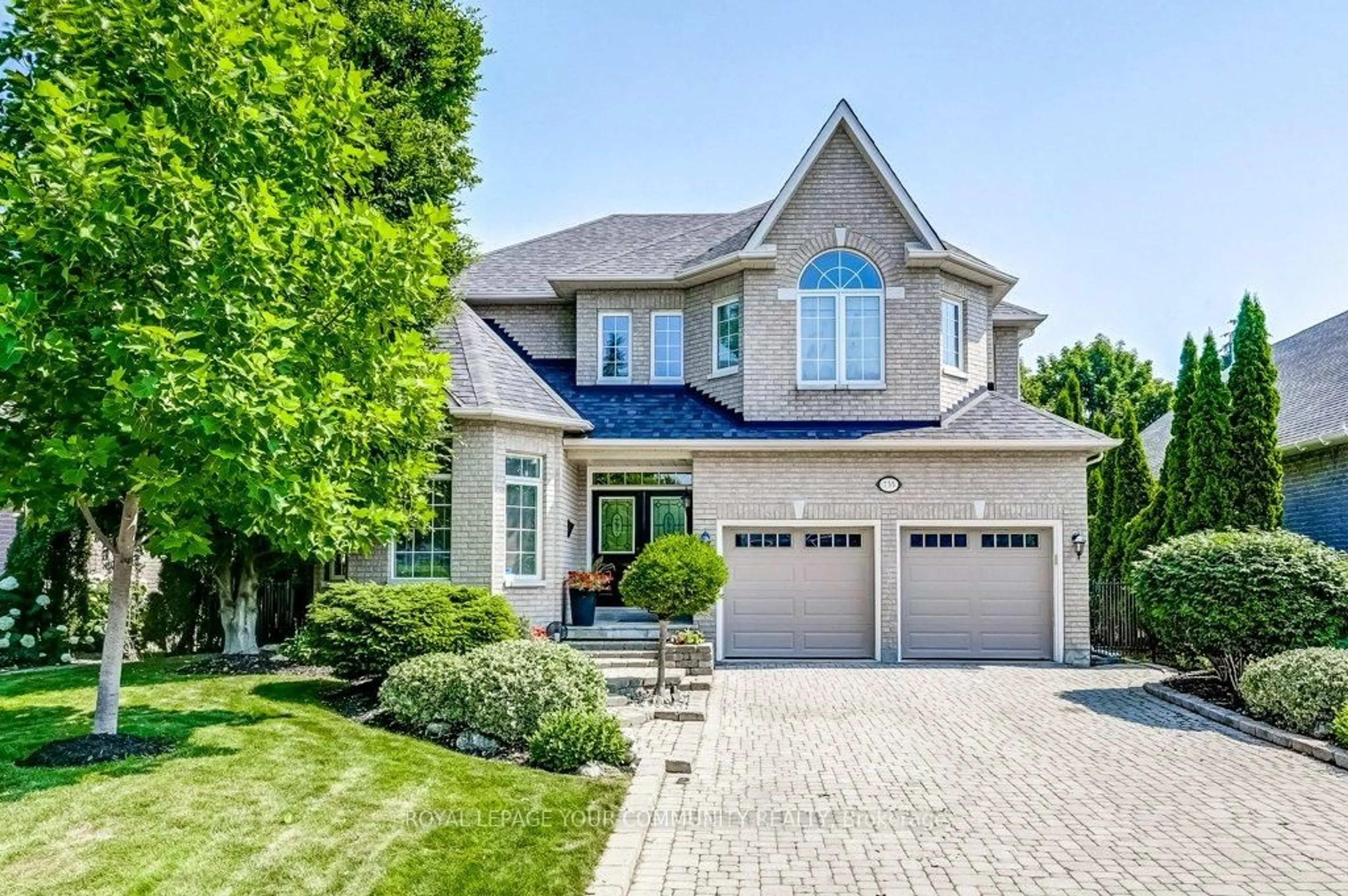 Home with brick exterior material, street for 735 Madeline Hts, Newmarket Ontario L3X 2J6
