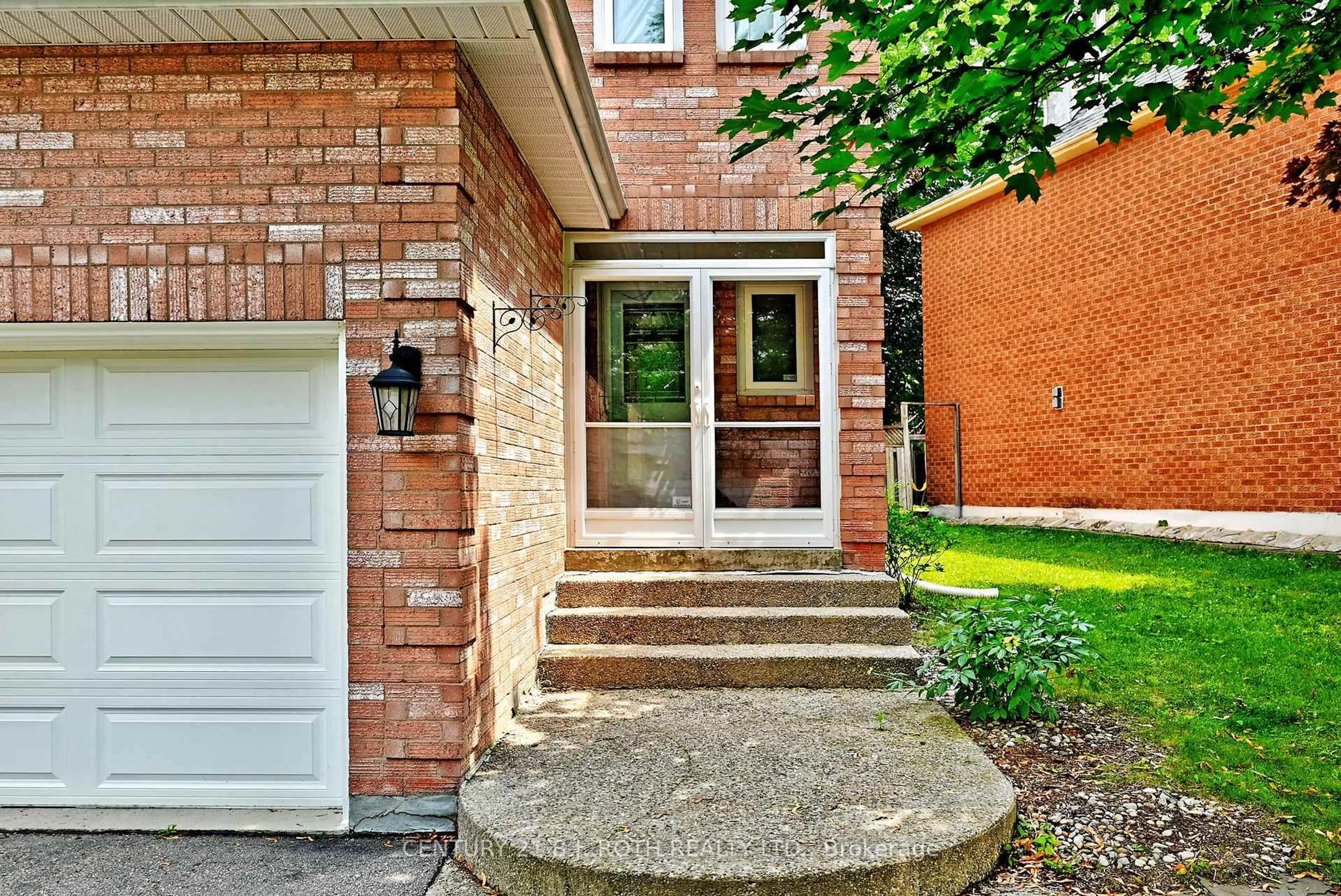 Home with brick exterior material, street for 99 Sandfield Dr, Aurora Ontario L4G 6R7