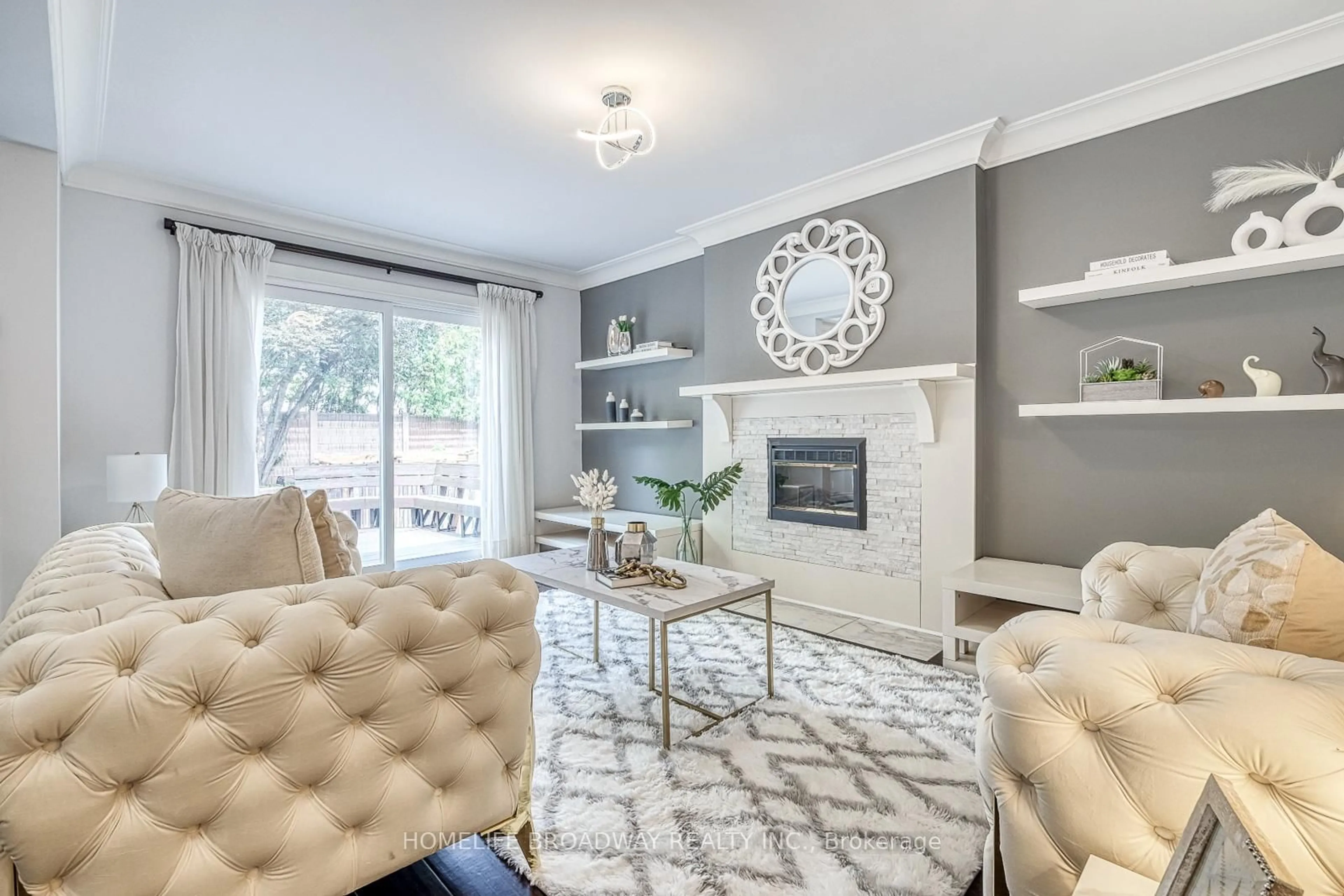 Living room with furniture, unknown for 100 Eleanor Circ, Richmond Hill Ontario L4C 6K7