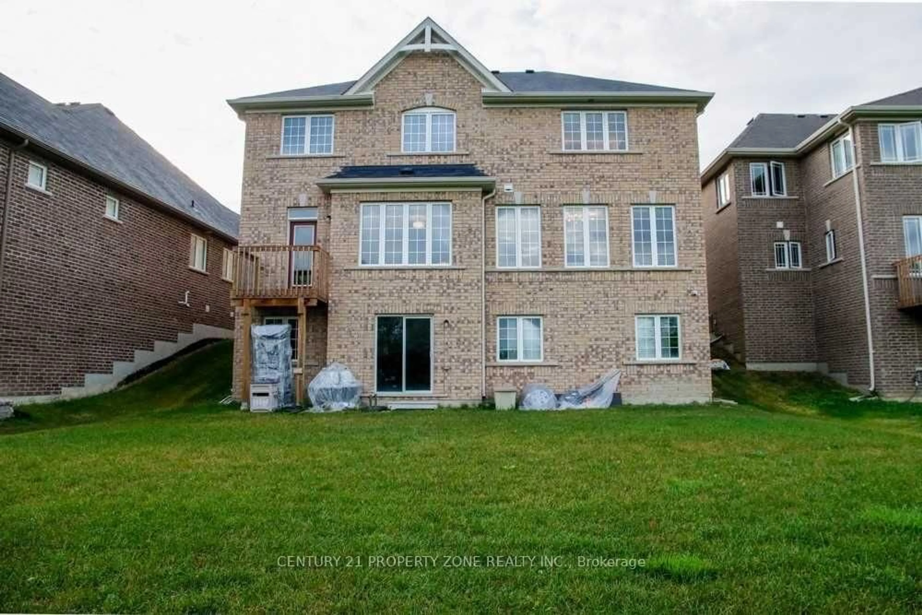 Home with brick exterior material, unknown for 919 Green St, Innisfil Ontario L0L 1W0