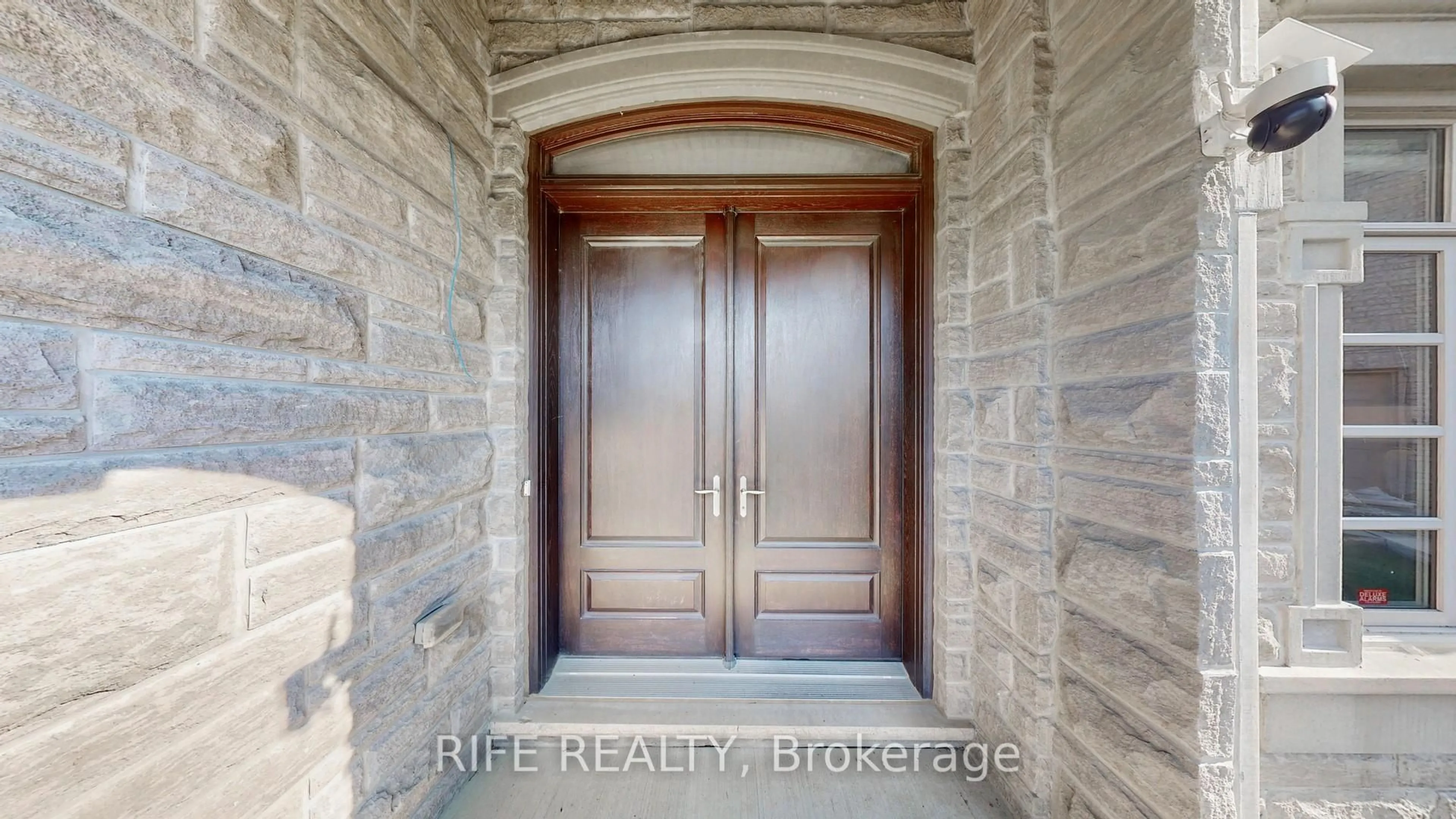 Indoor entryway for 23 Finesse Crt, Richmond Hill Ontario L4E 0W7