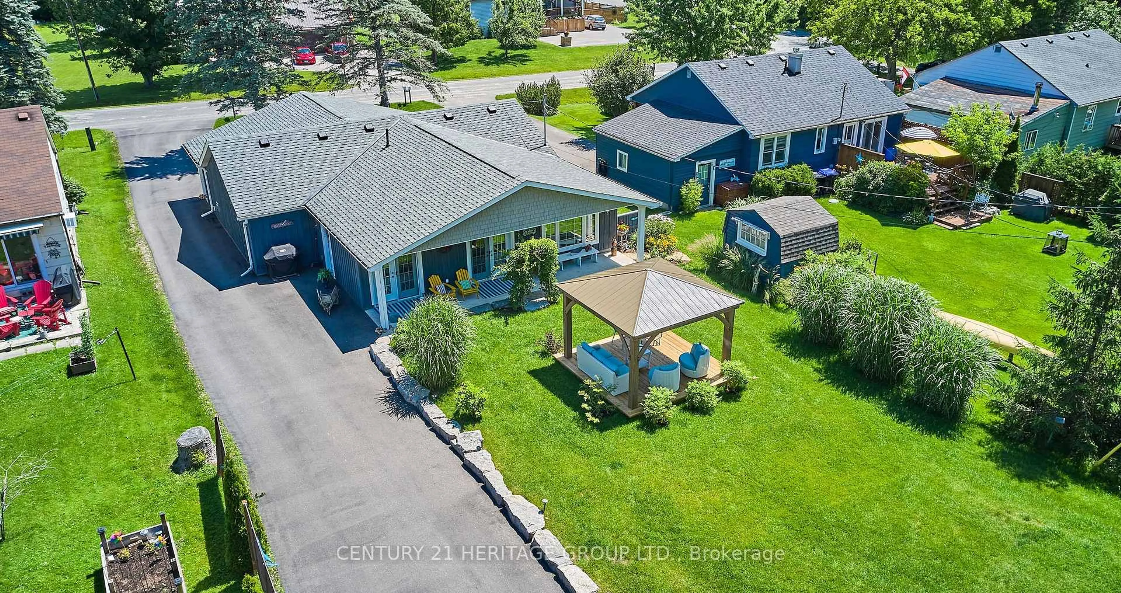 A pic from outside/outdoor area/front of a property/back of a property/a pic from drone, street for 182 Parkview Dr, Innisfil Ontario L0L 1R0