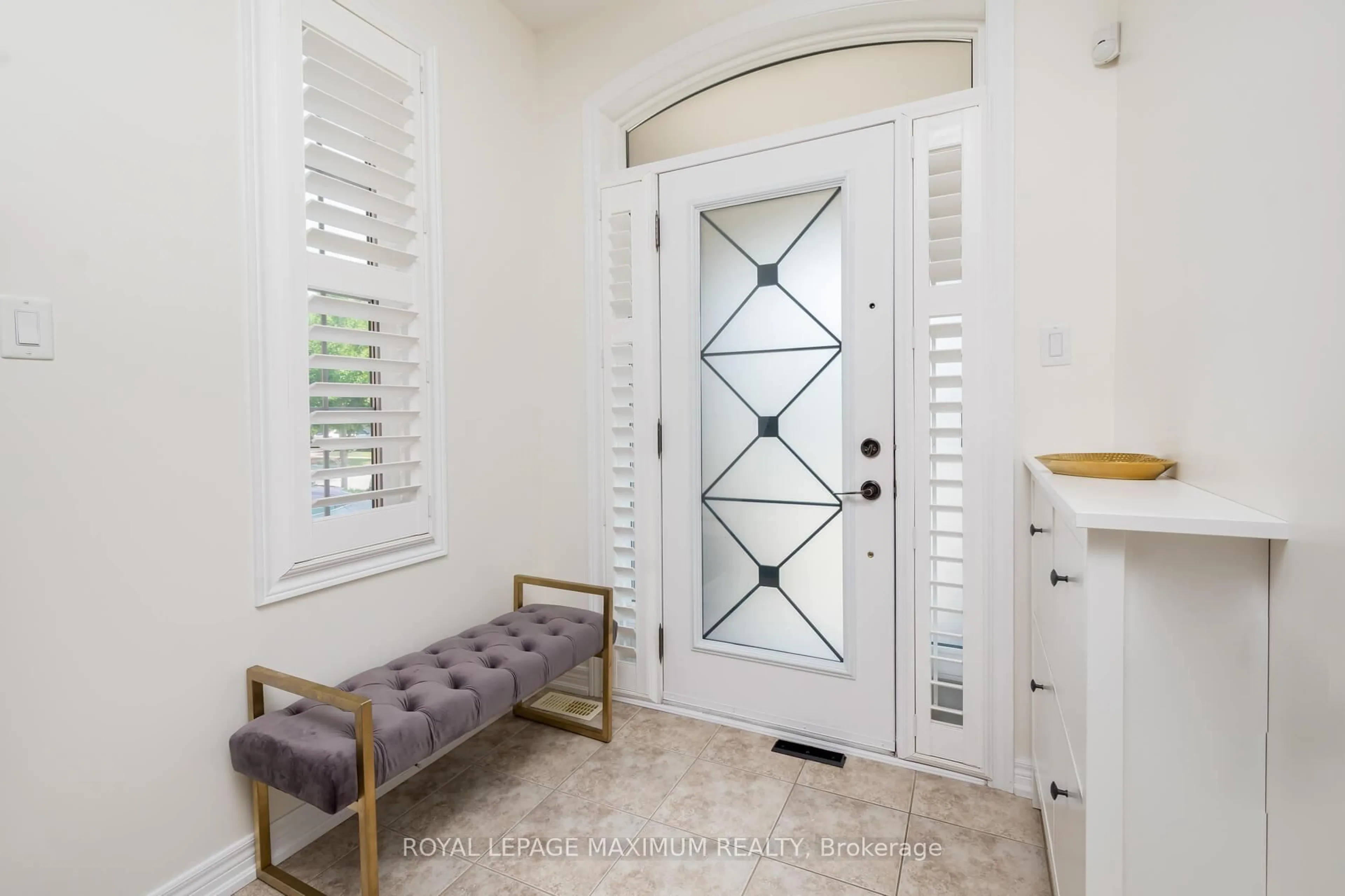 Indoor entryway for 29 Hansard Dr, Vaughan Ontario L4H 0W4