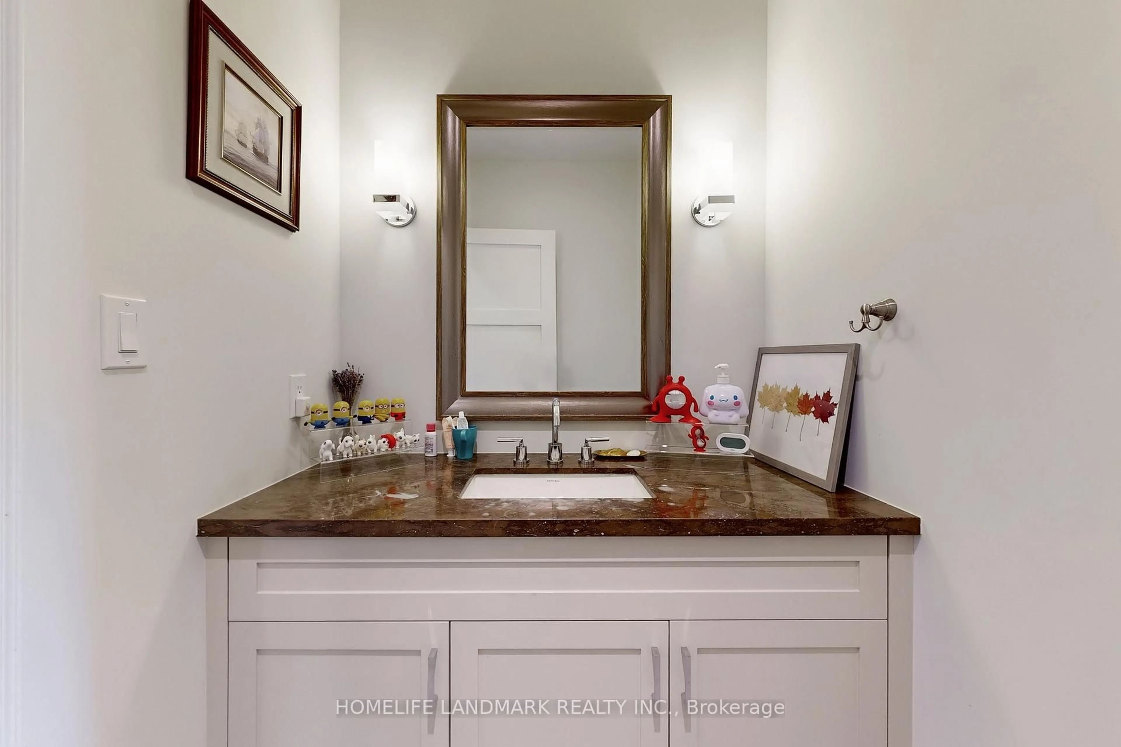 Contemporary bathroom, ceramic/tile floor for 132 Pemberton Rd, Richmond Hill Ontario L4C 3T7