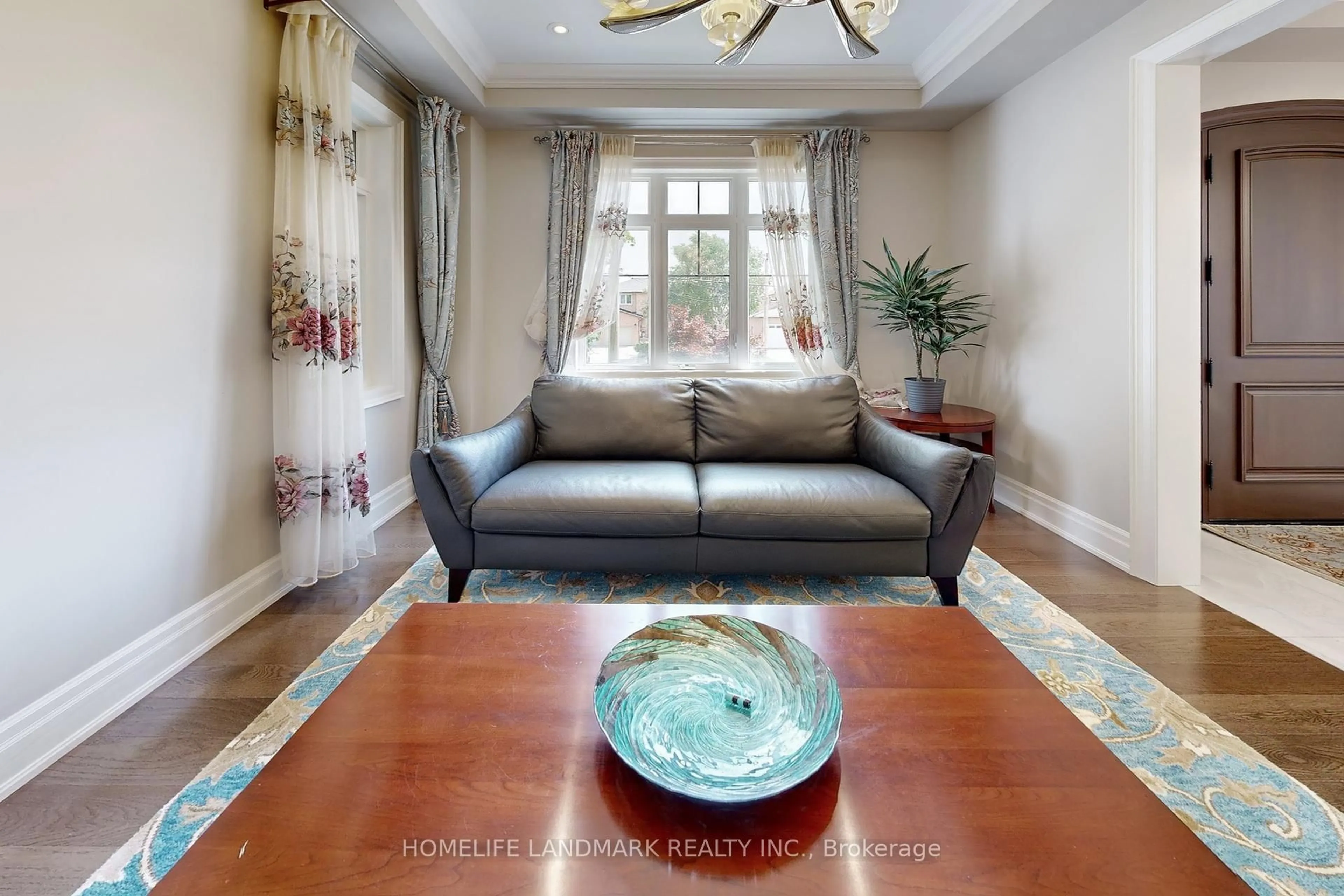 Living room with furniture, unknown for 132 Pemberton Rd, Richmond Hill Ontario L4C 3T7