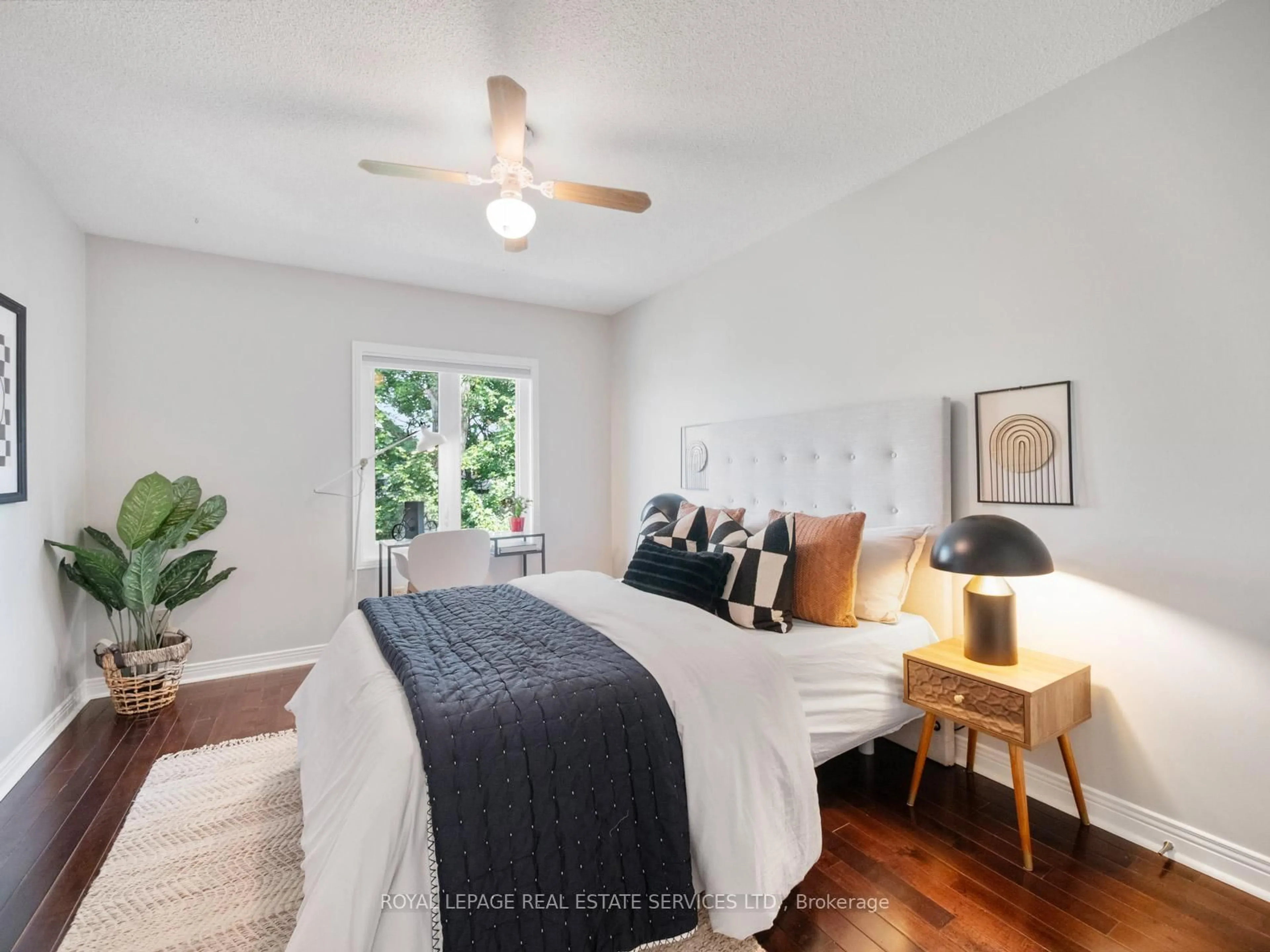 Bedroom with bed, wood/laminate floor for 58 Brownstone Circ, Vaughan Ontario L4J 7P7