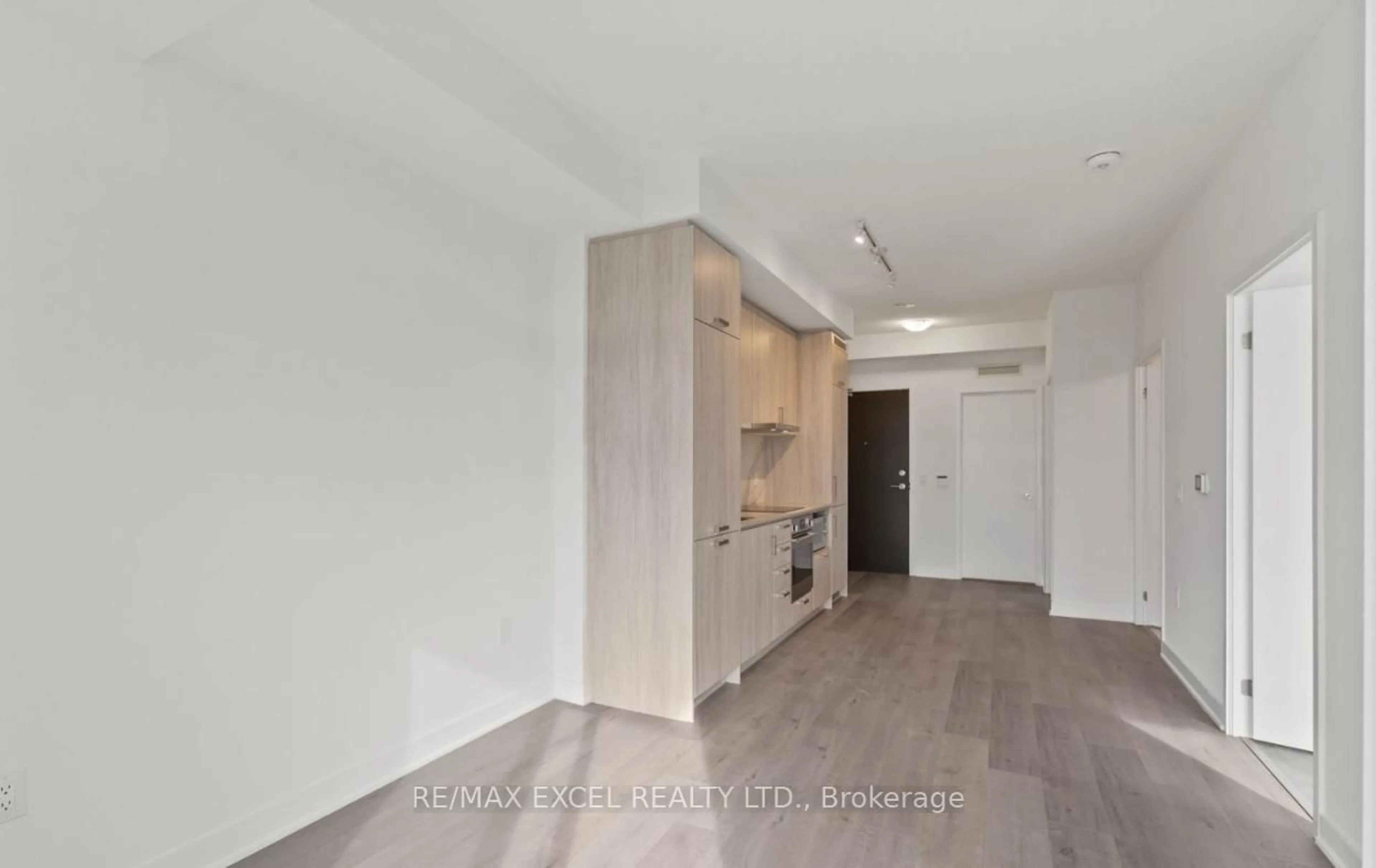 Unknown for 60 Honeycrisp Cres #820, Vaughan Ontario L4K 0N5