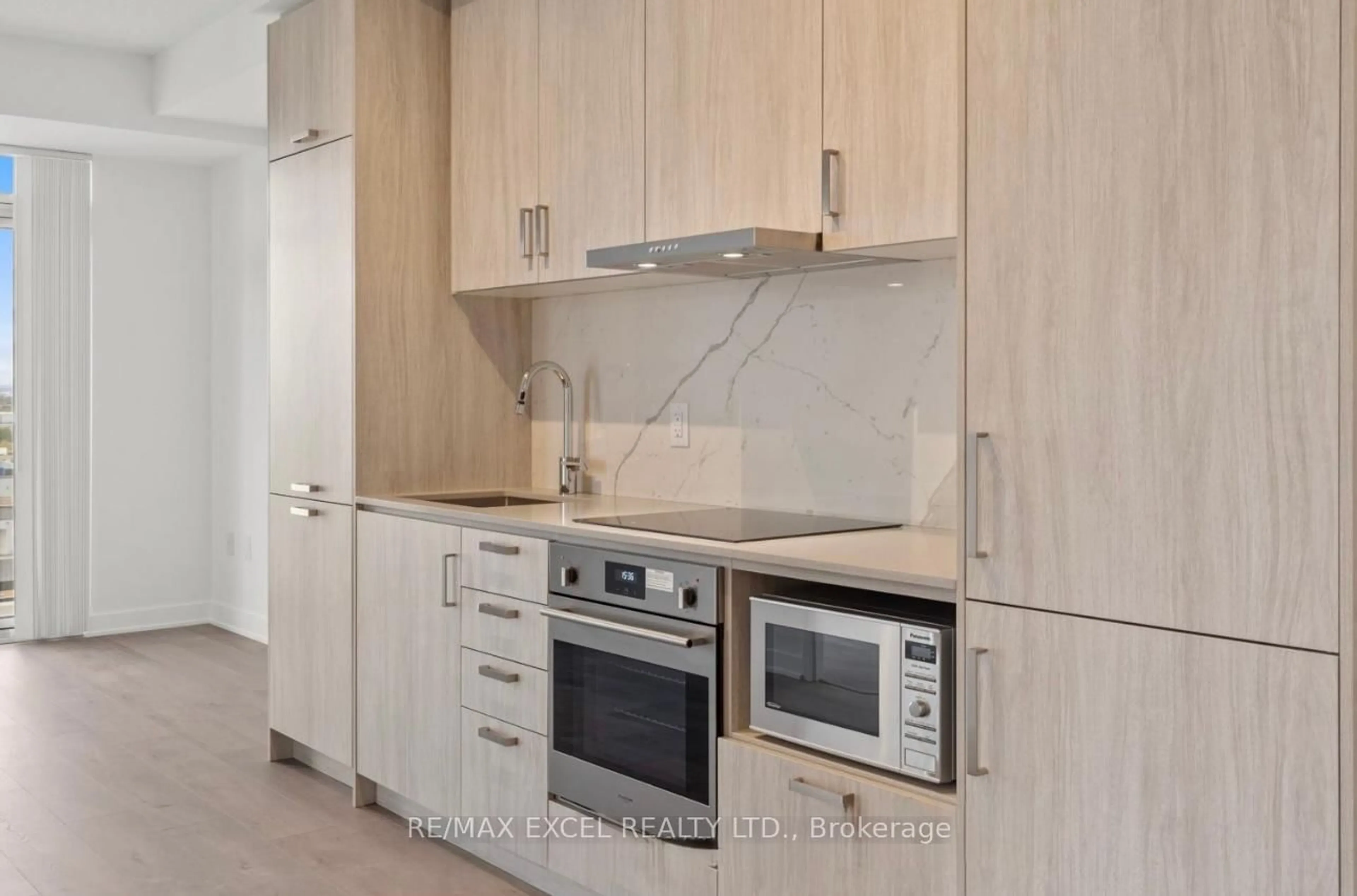 Standard kitchen, wood/laminate floor for 60 Honeycrisp Cres #820, Vaughan Ontario L4K 0N5