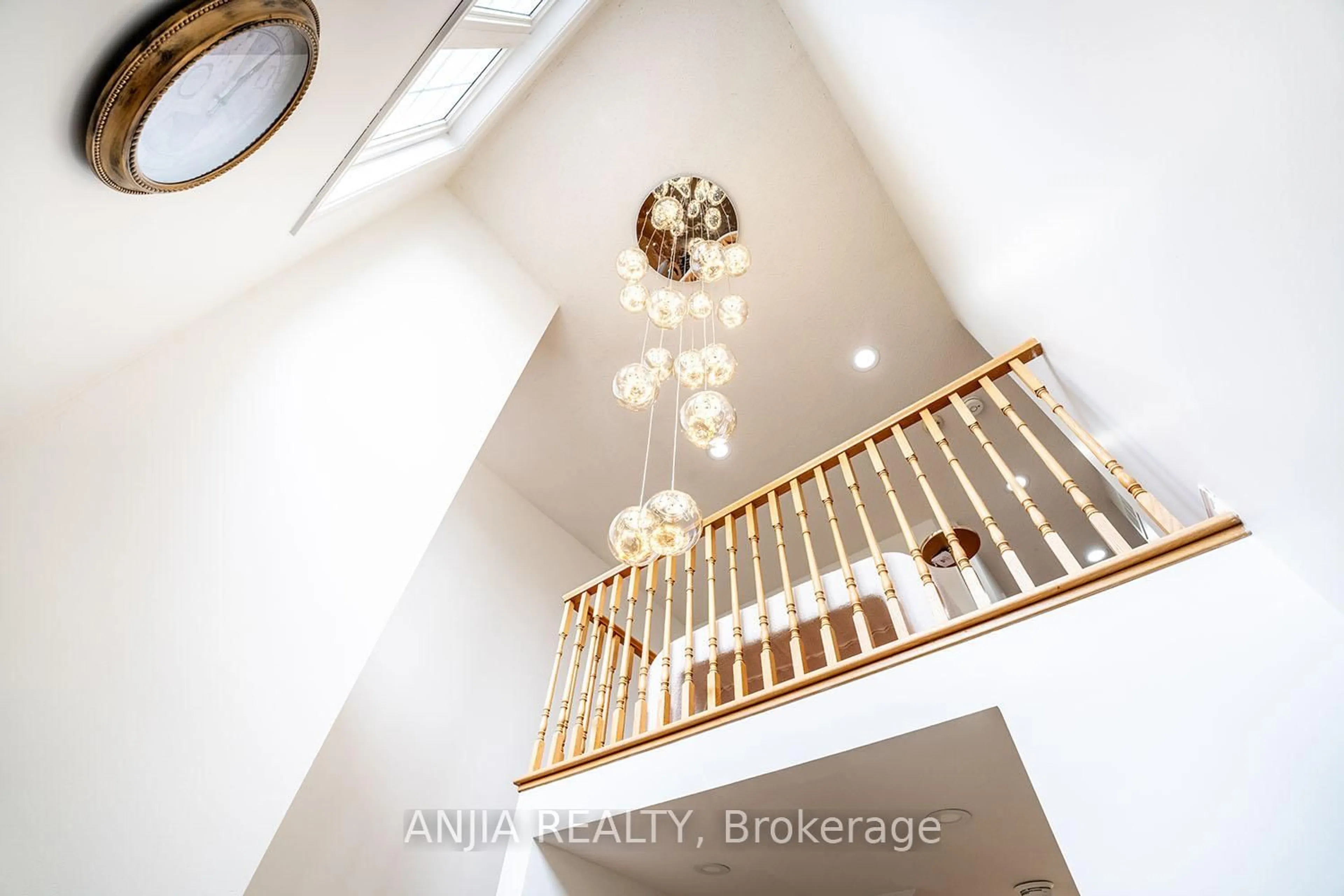 Unknown for 262 Helen Ave, Markham Ontario L3R 1K1
