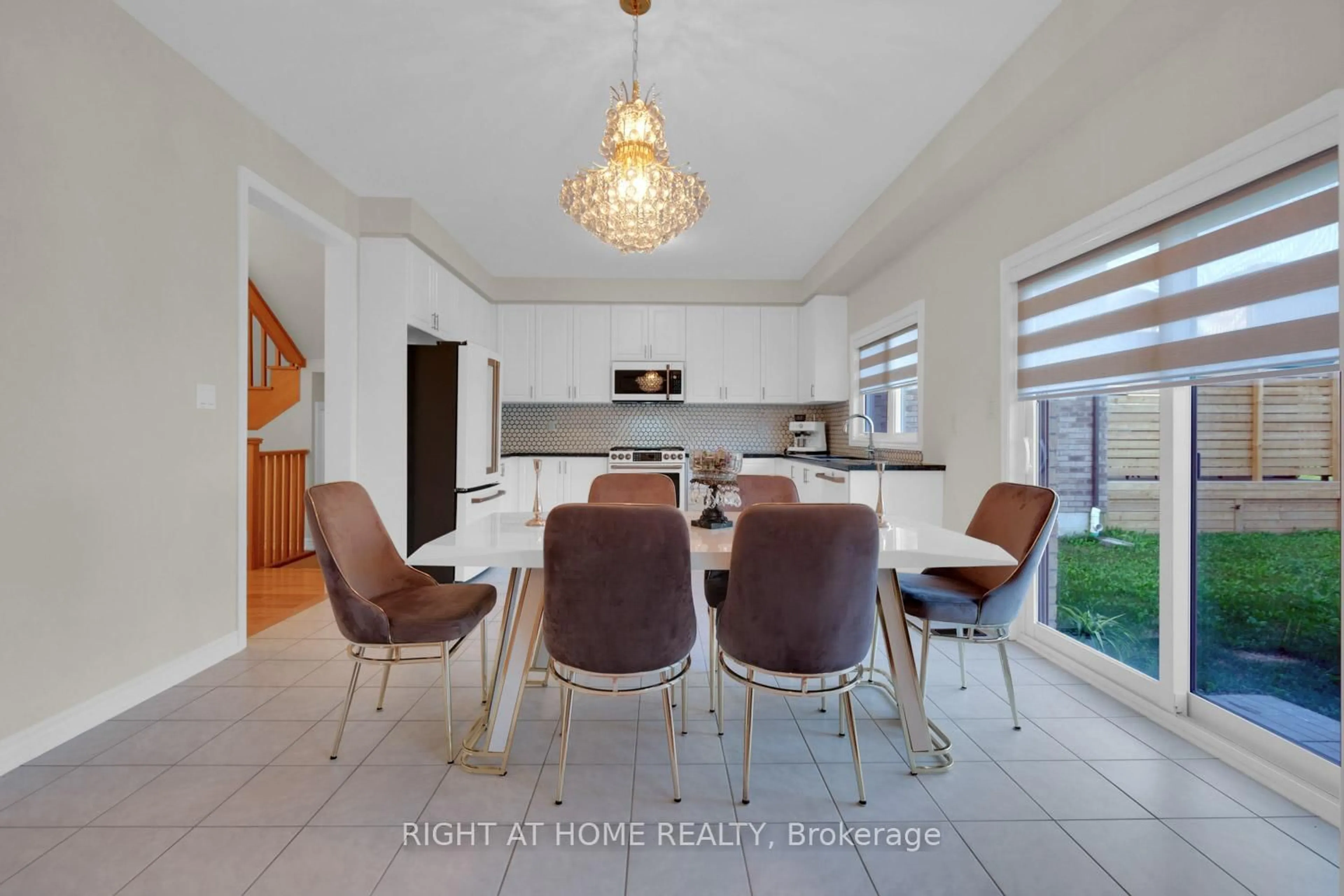 Unknown for 34 Valleo St, Georgina Ontario L4P 0K1