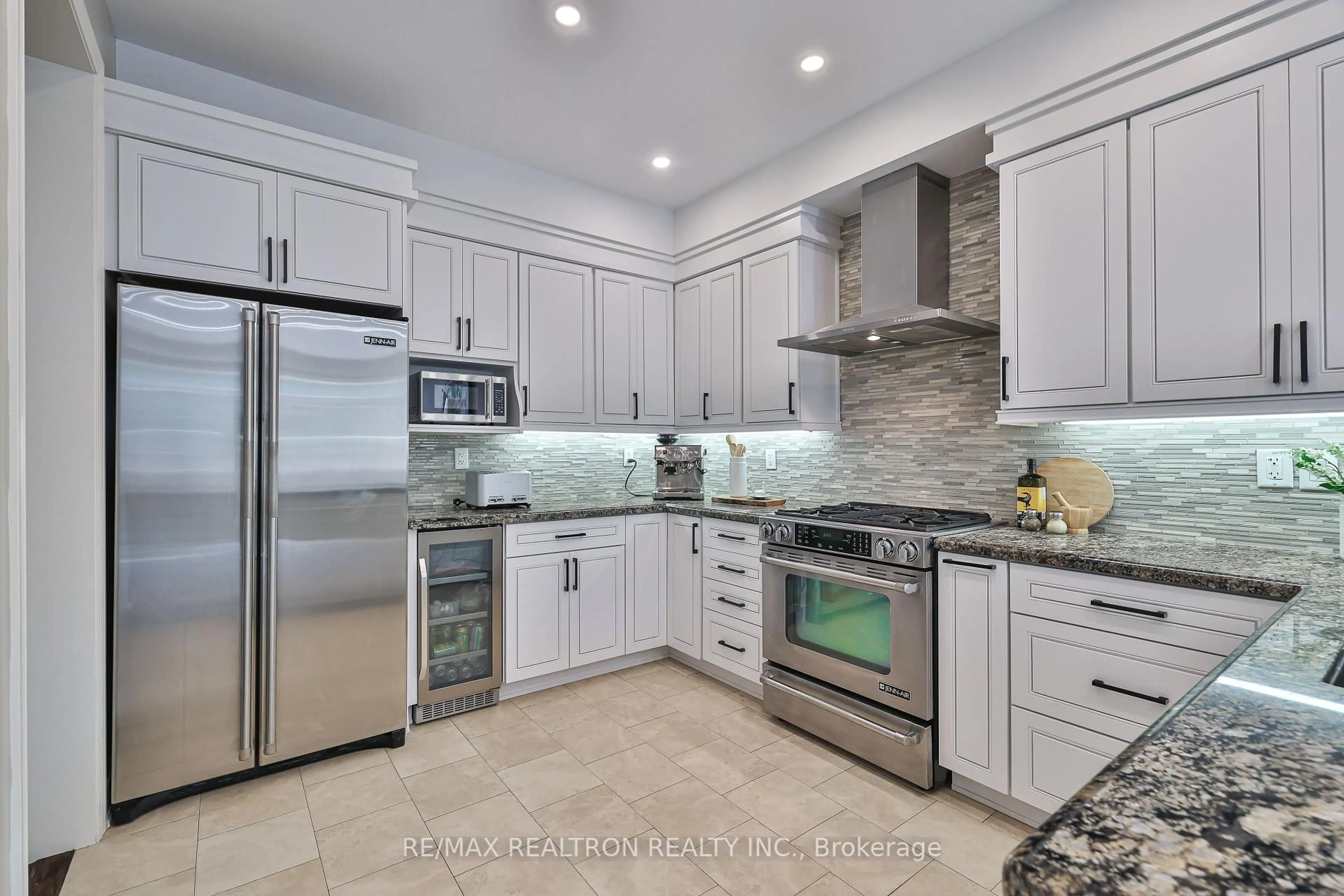 Contemporary kitchen, ceramic/tile floor for 42 Southvale Dr, Vaughan Ontario L6A 0Y6
