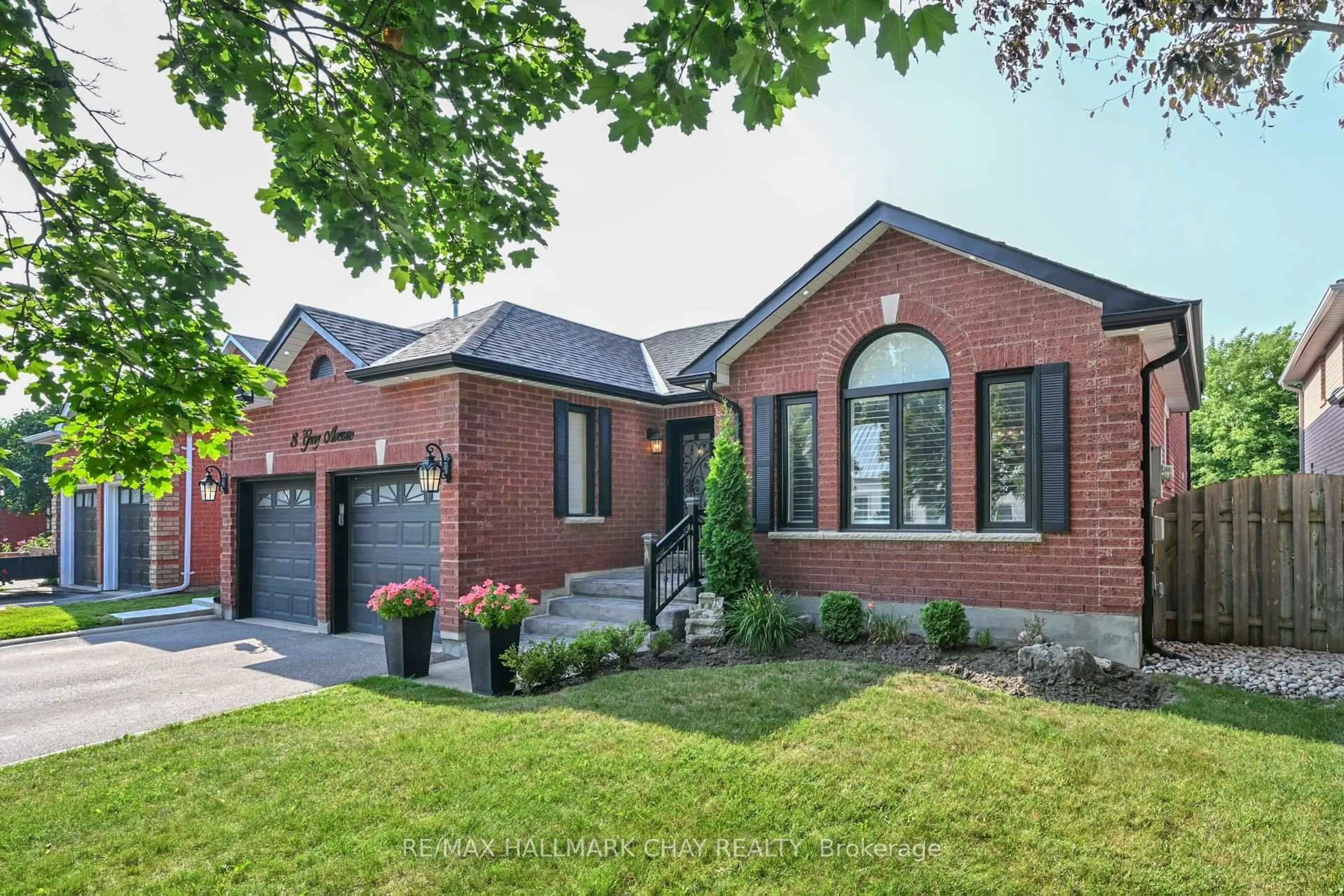 Home with brick exterior material, street for 8 Gray Ave, New Tecumseth Ontario L9R 1P3