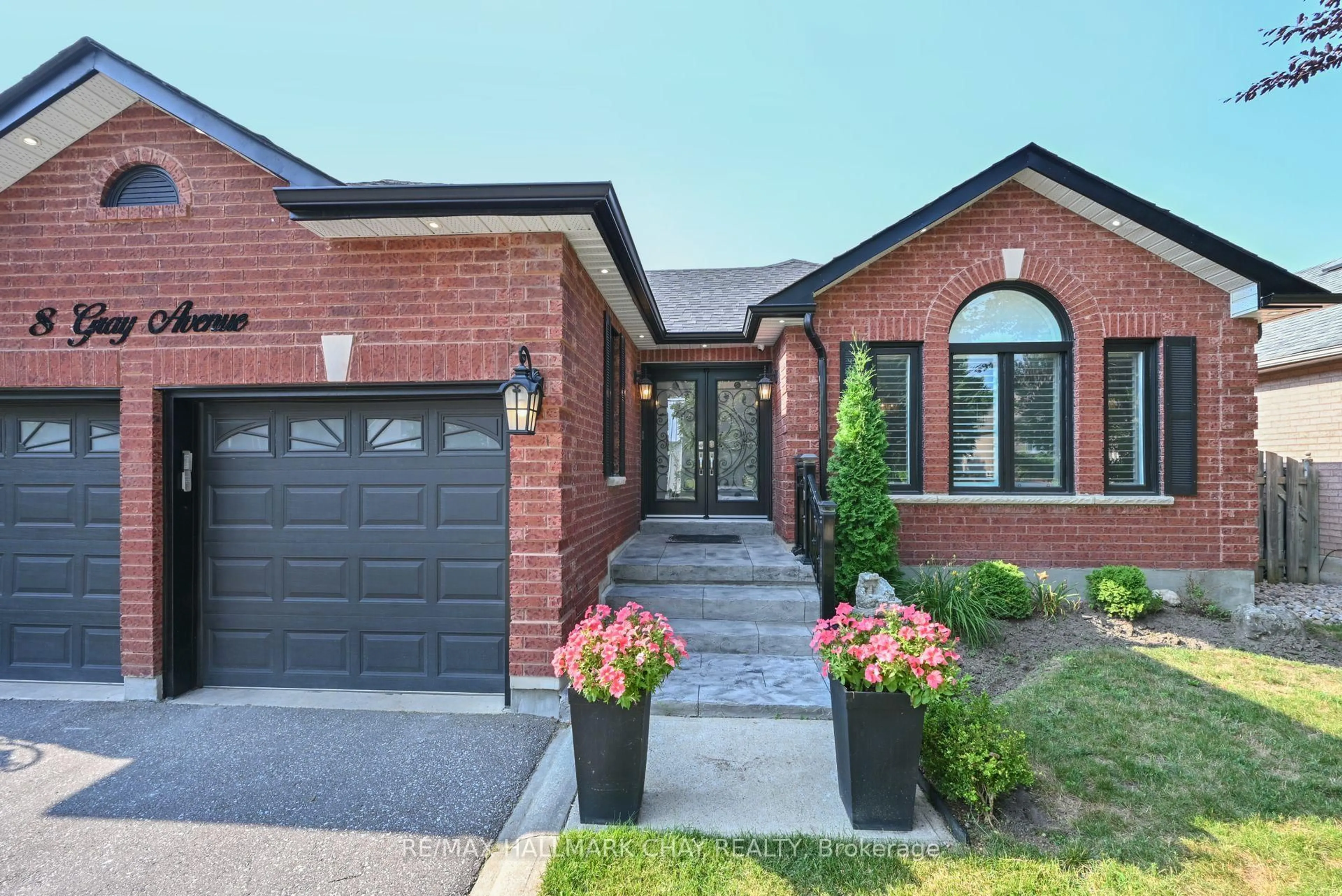 Home with brick exterior material, street for 8 Gray Ave, New Tecumseth Ontario L9R 1P3