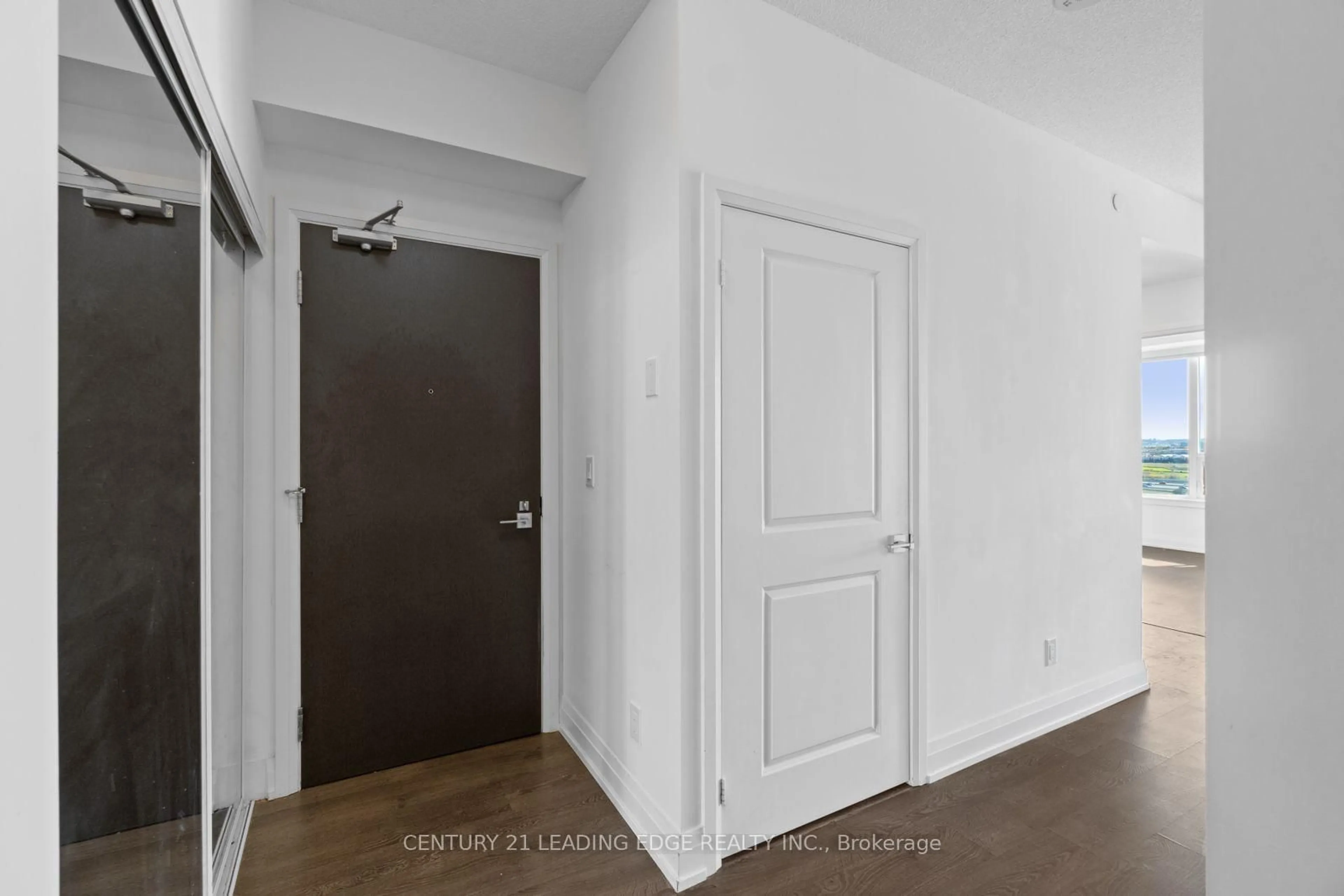 Indoor entryway for 3600 HIGHWAY 7 #1406, Vaughan Ontario L4L 0G7