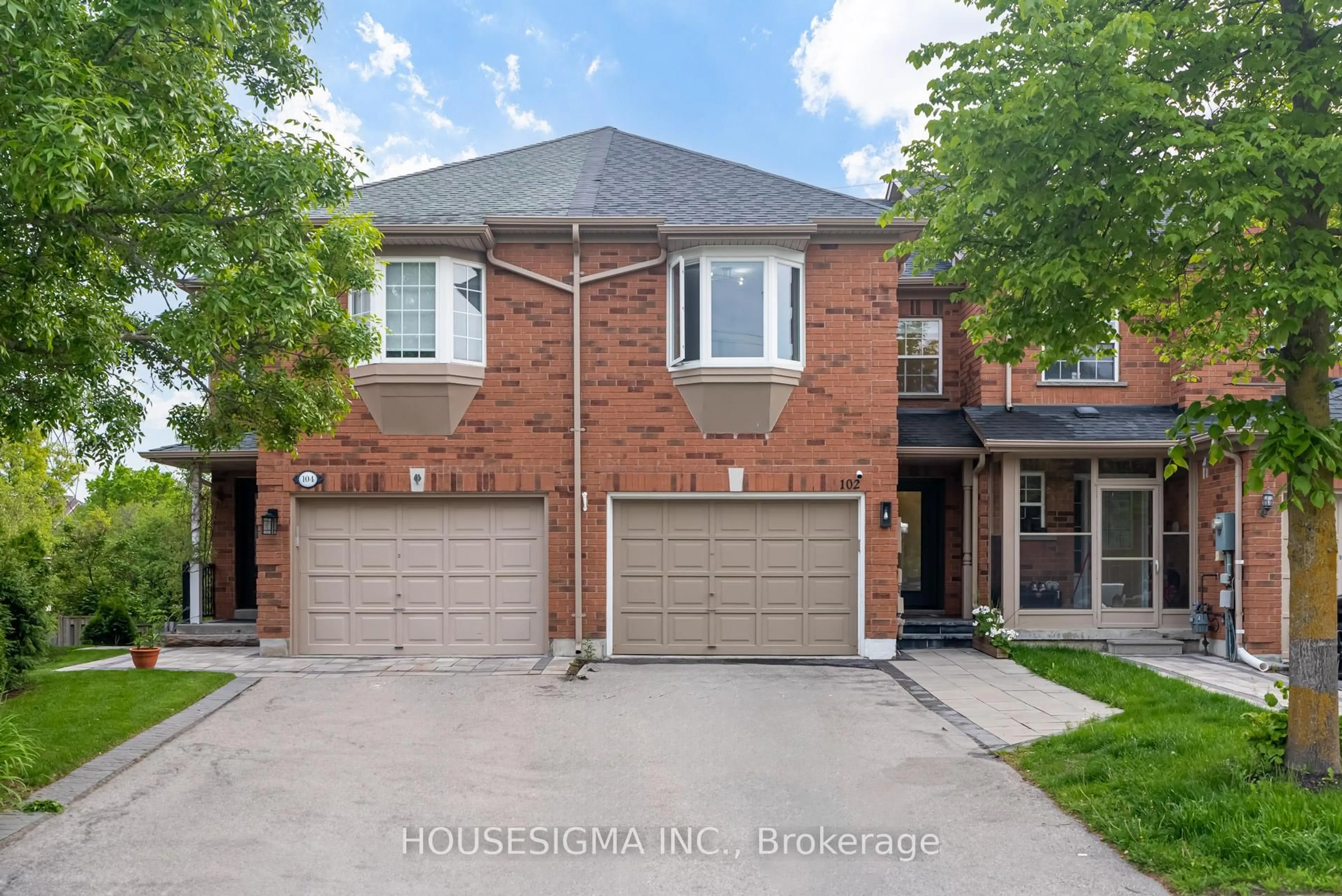 Home with brick exterior material, street for 102 Milloy Pl, Aurora Ontario L4G 7L3