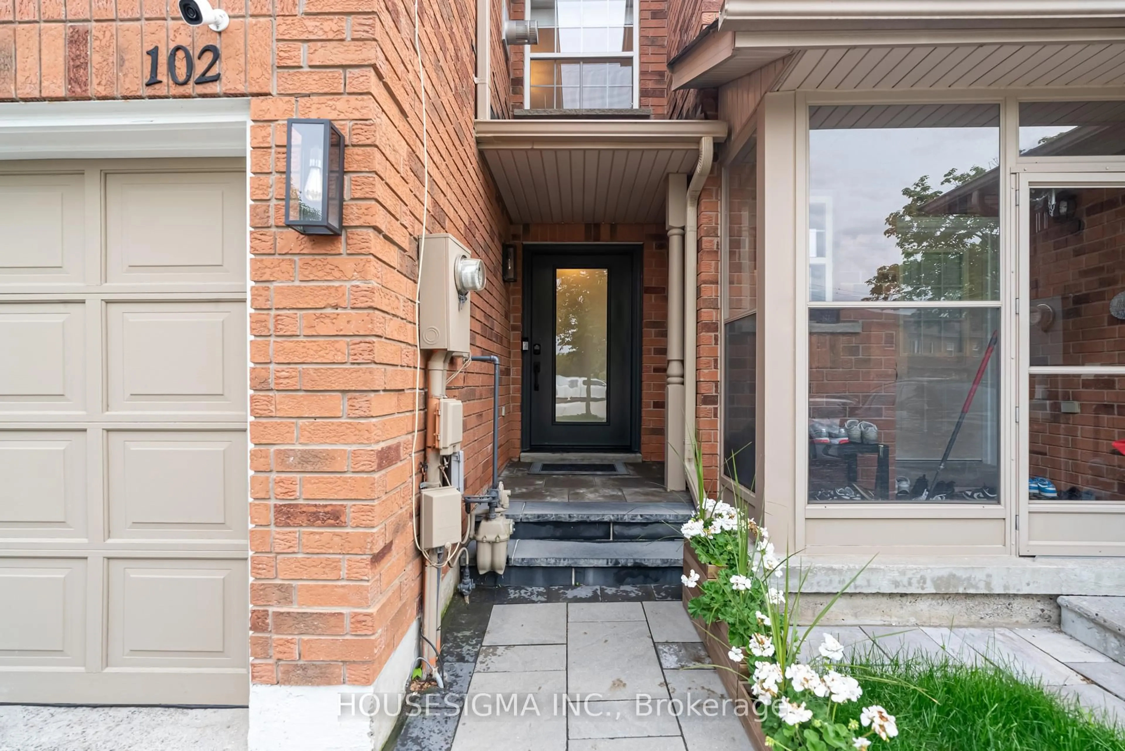Home with brick exterior material, street for 102 Milloy Pl, Aurora Ontario L4G 7L3