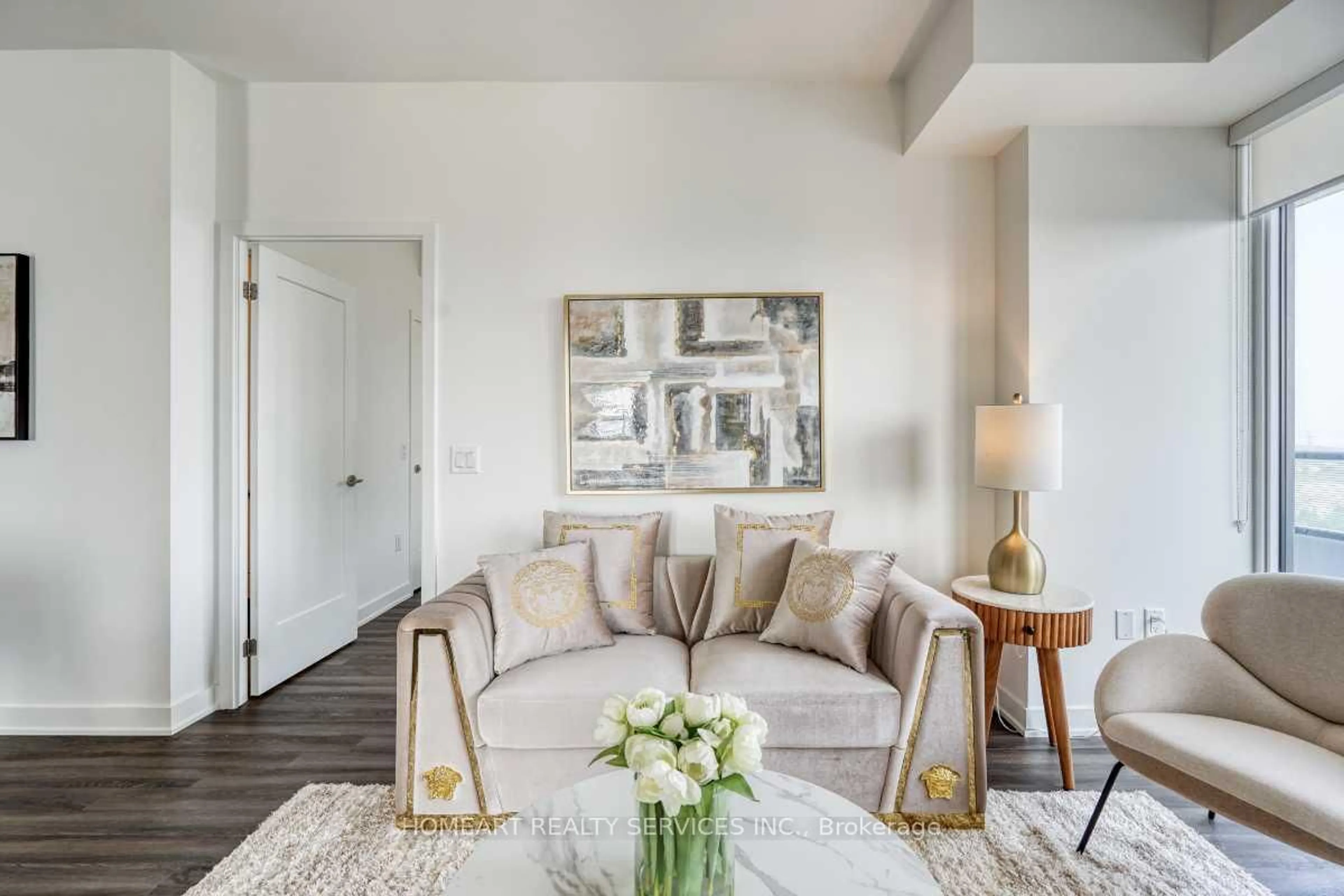 Living room with furniture, unknown for 95 Oneida Cres #1610, Richmond Hill Ontario L4B 0H5