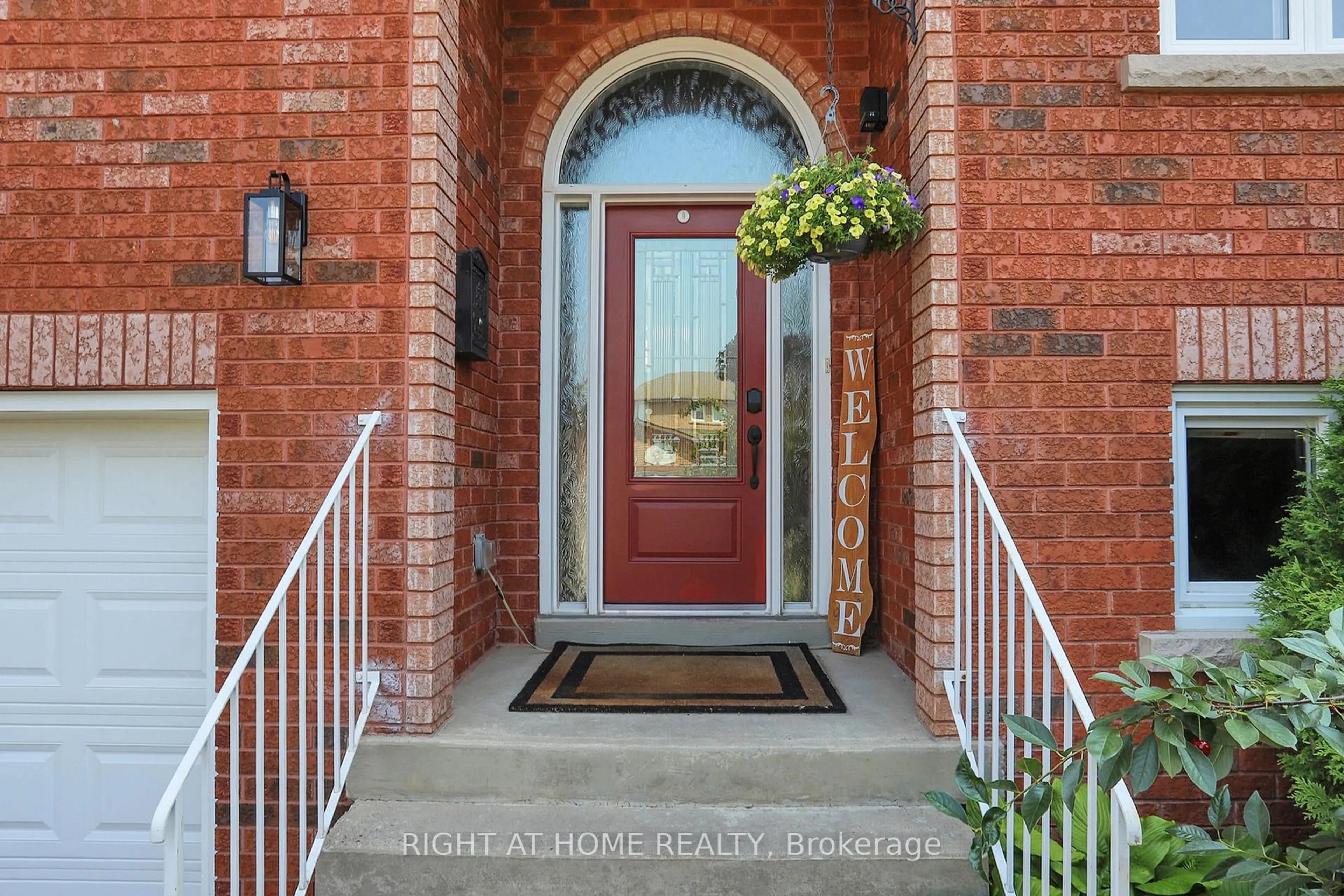 Indoor entryway for 93 Compton Cres, Bradford West Gwillimbury Ontario L3Z 2X7