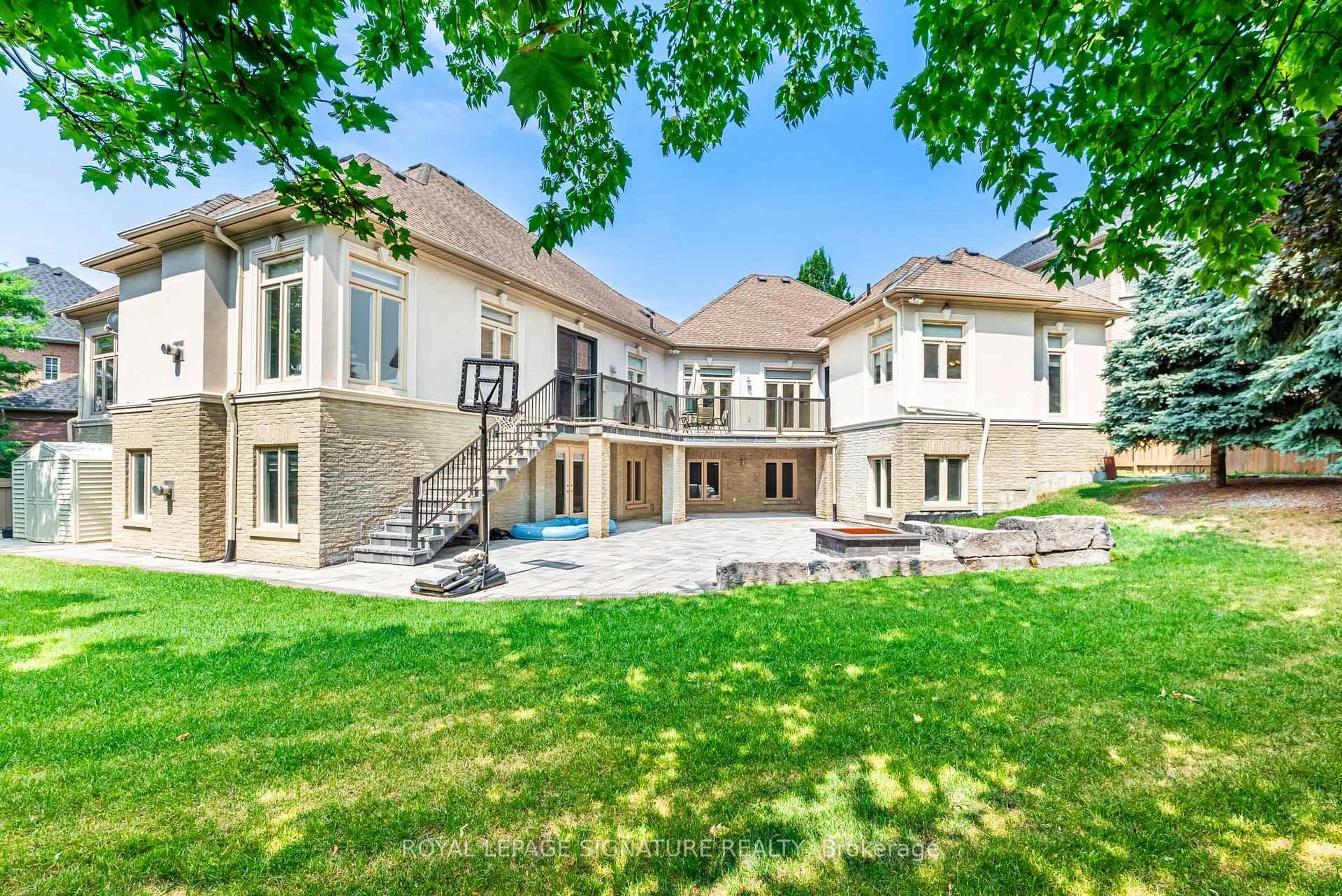 Patio, unknown for 39 Frybrook Cres, Richmond Hill Ontario L4B 4B9