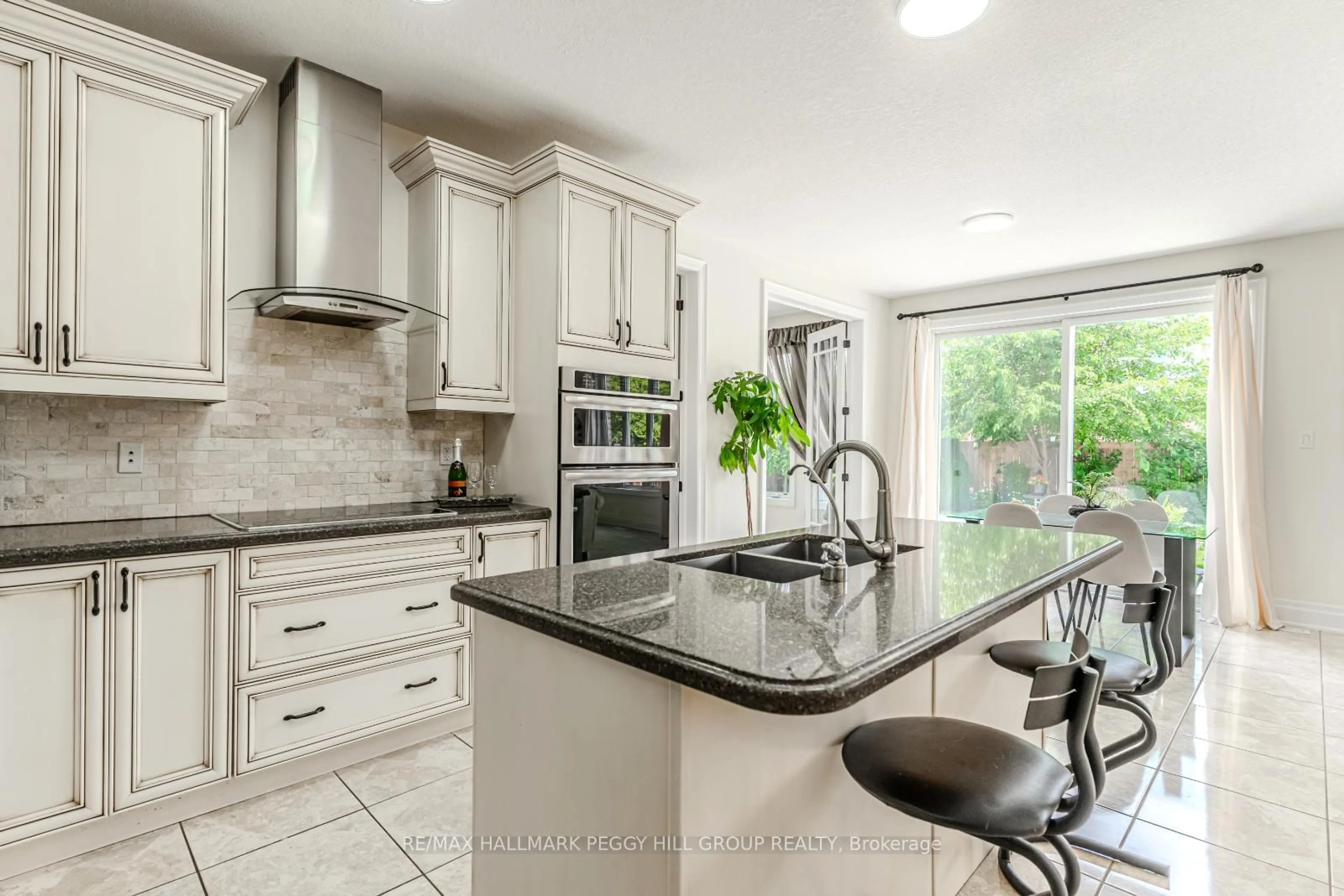 Contemporary kitchen, ceramic/tile floor for 1746 Angus St, Innisfil Ontario L9S 4X2