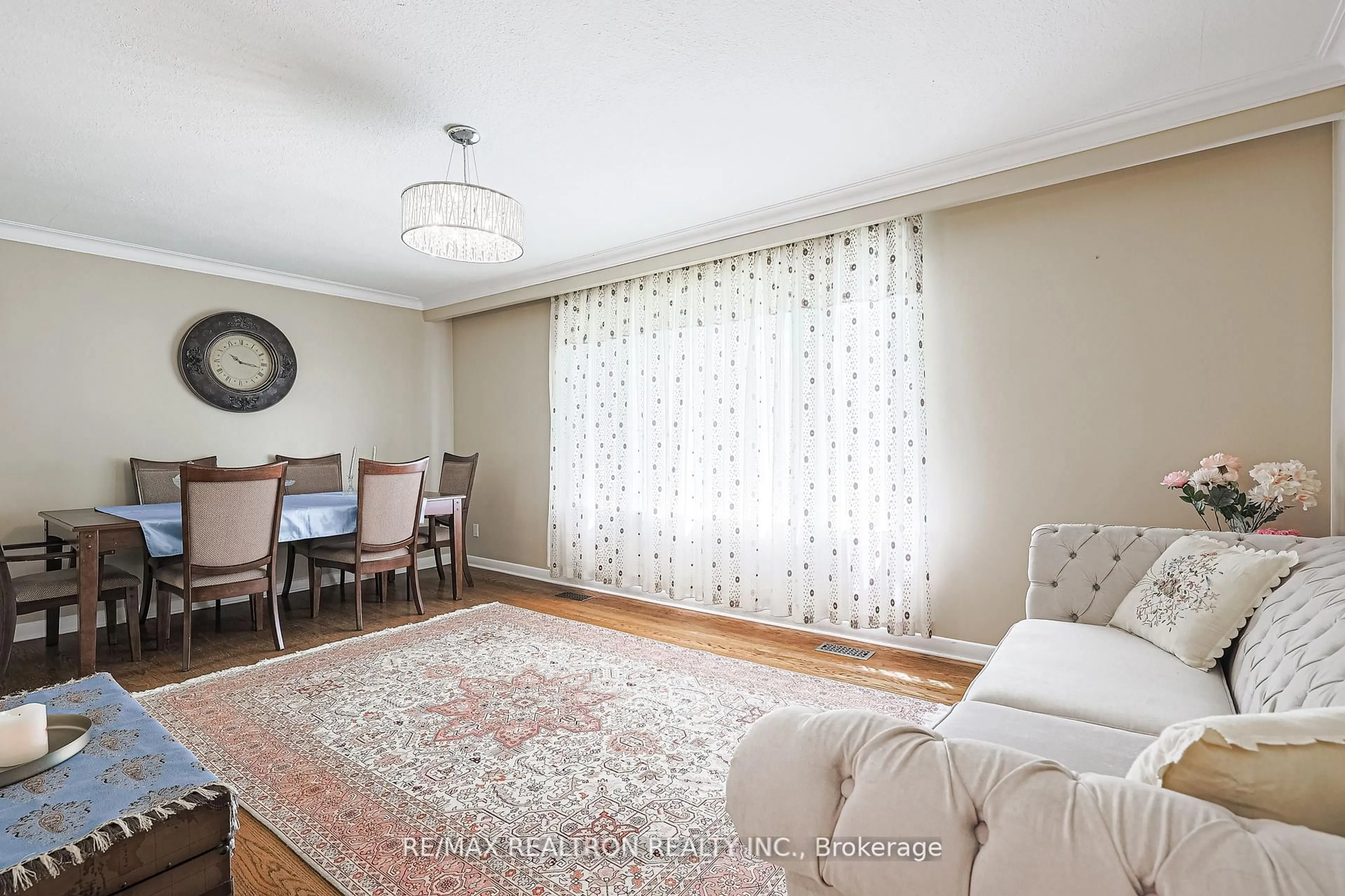 Living room with furniture, unknown for 46 Meadowview Ave, Markham Ontario L3T 1K7