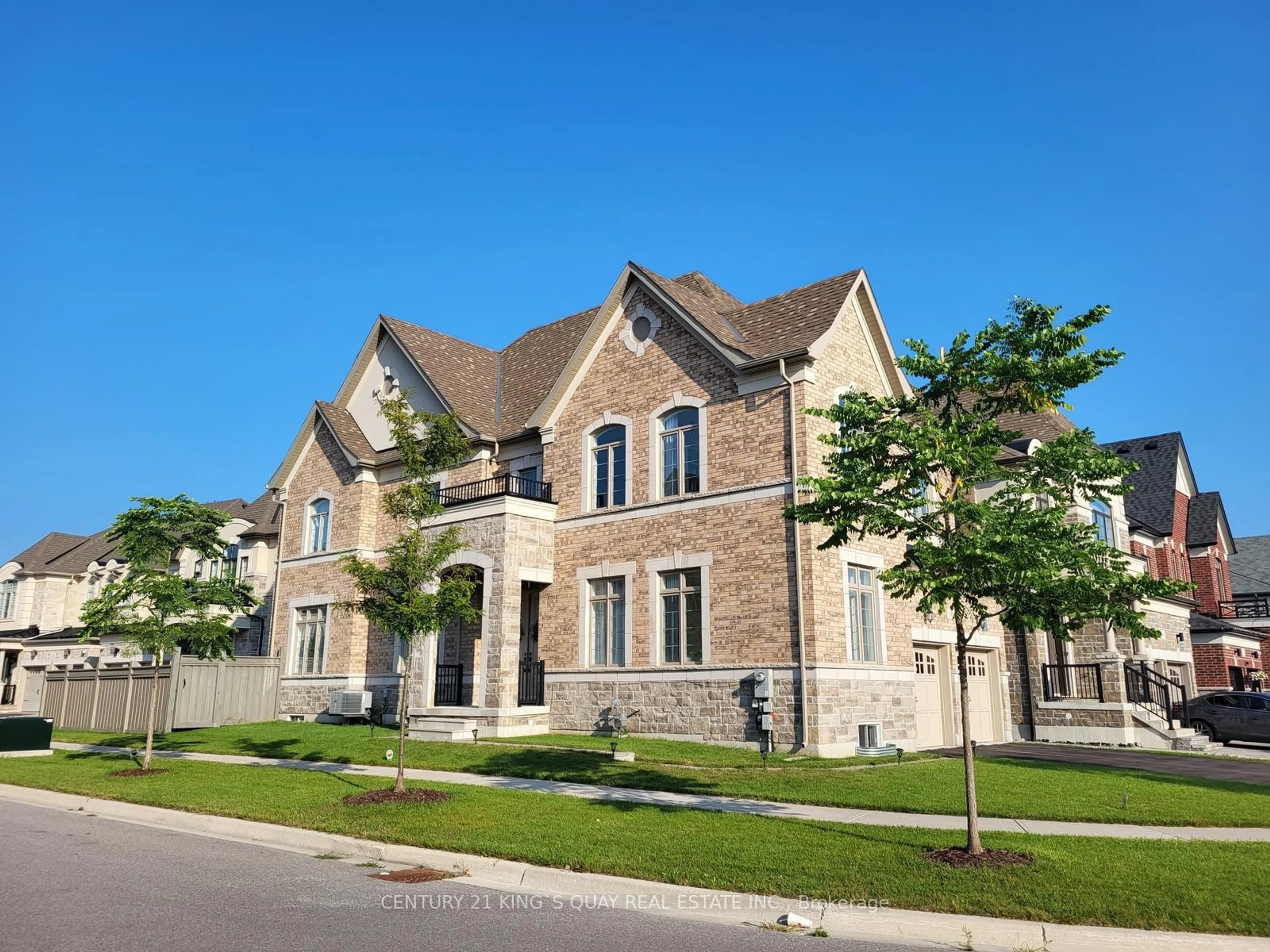 Home with brick exterior material, street for 10 Hamster Cres, Aurora Ontario L4G 3G7