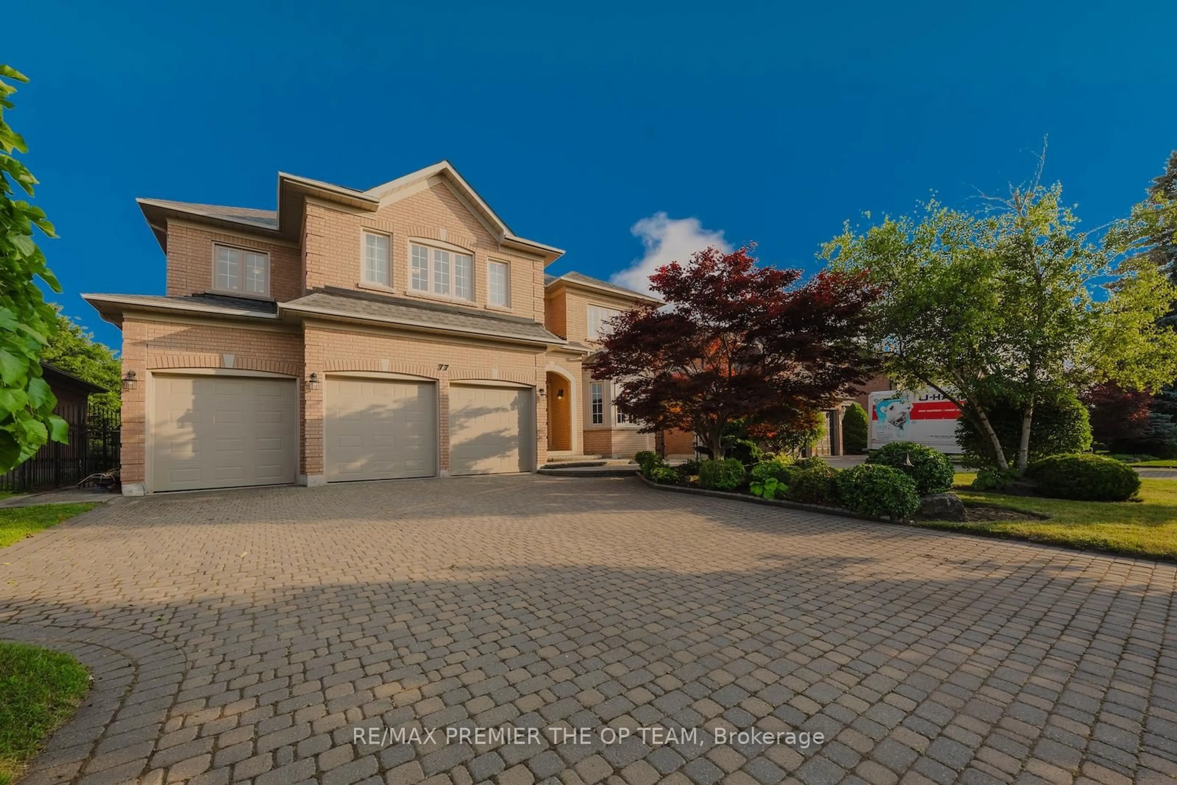 A pic from outside/outdoor area/front of a property/back of a property/a pic from drone, street for 77 Malden St, Vaughan Ontario L4L 8J3