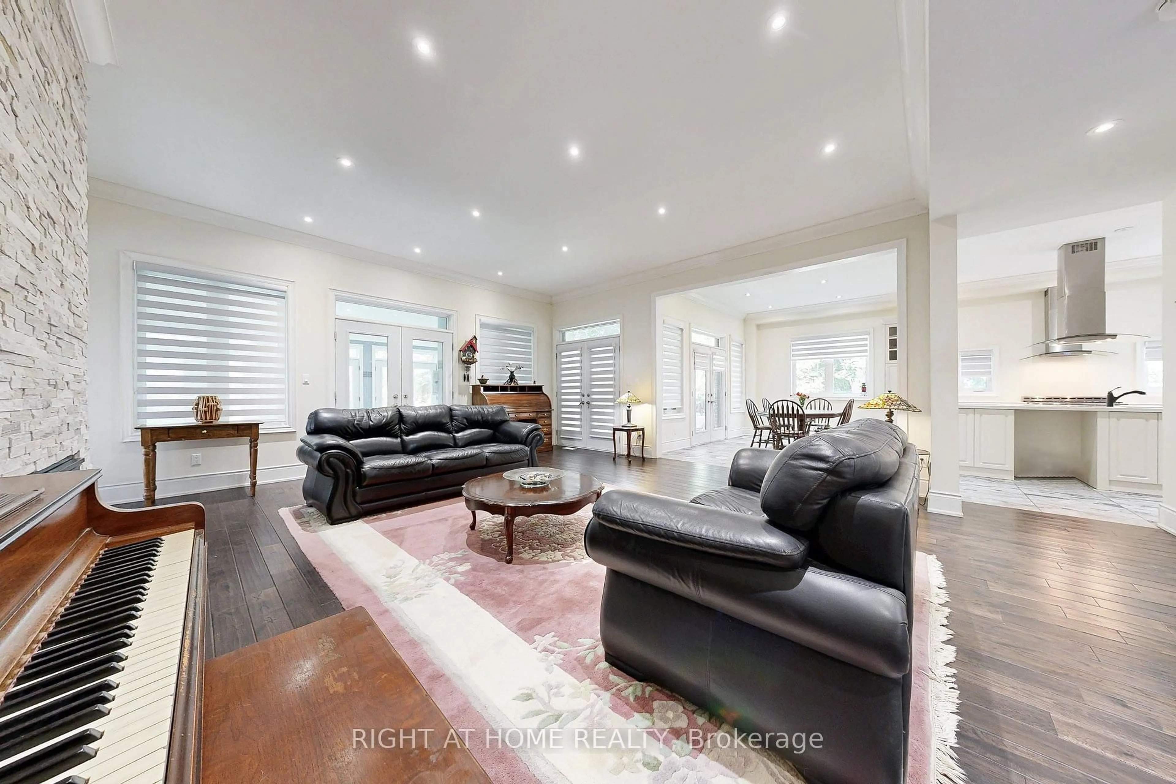 Living room with furniture, unknown for 250 Church St, Markham Ontario L3P 2M7