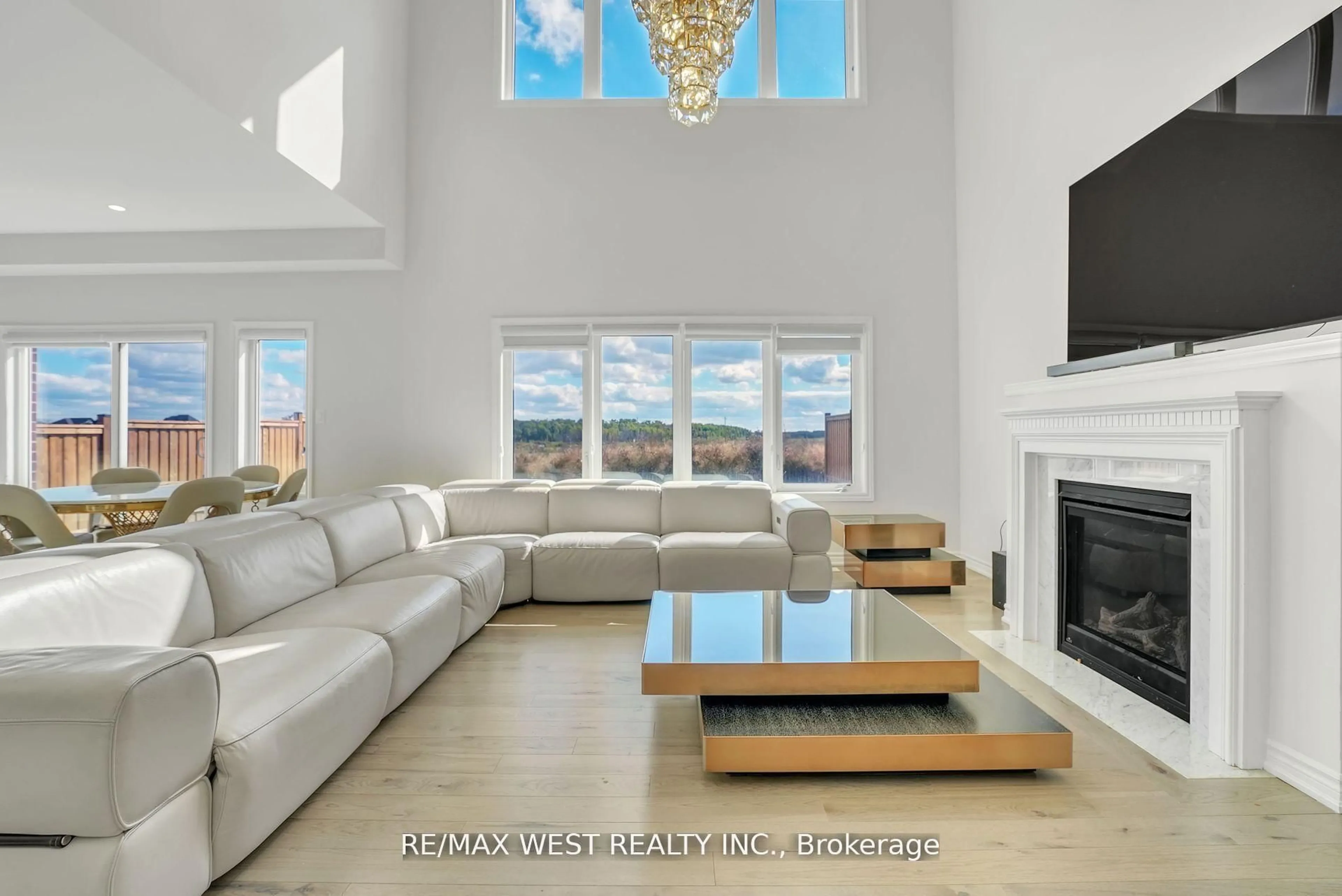 Living room with furniture, ceramic/tile floor for 1221 Corby Way, Innisfil Ontario L9S 0R1