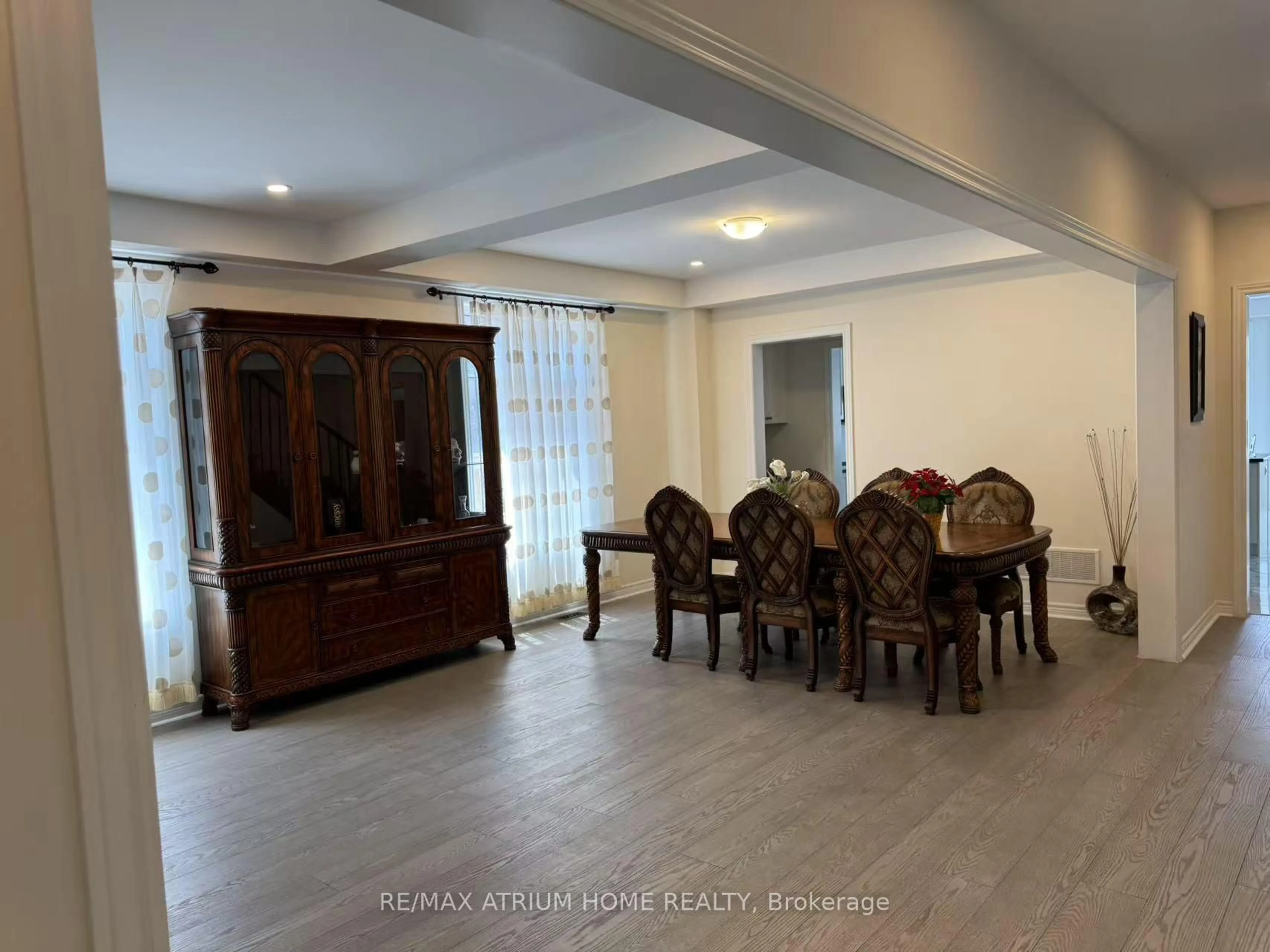 Dining room, unknown for 4 Goldeneye Dr, East Gwillimbury Ontario L9N 0S6